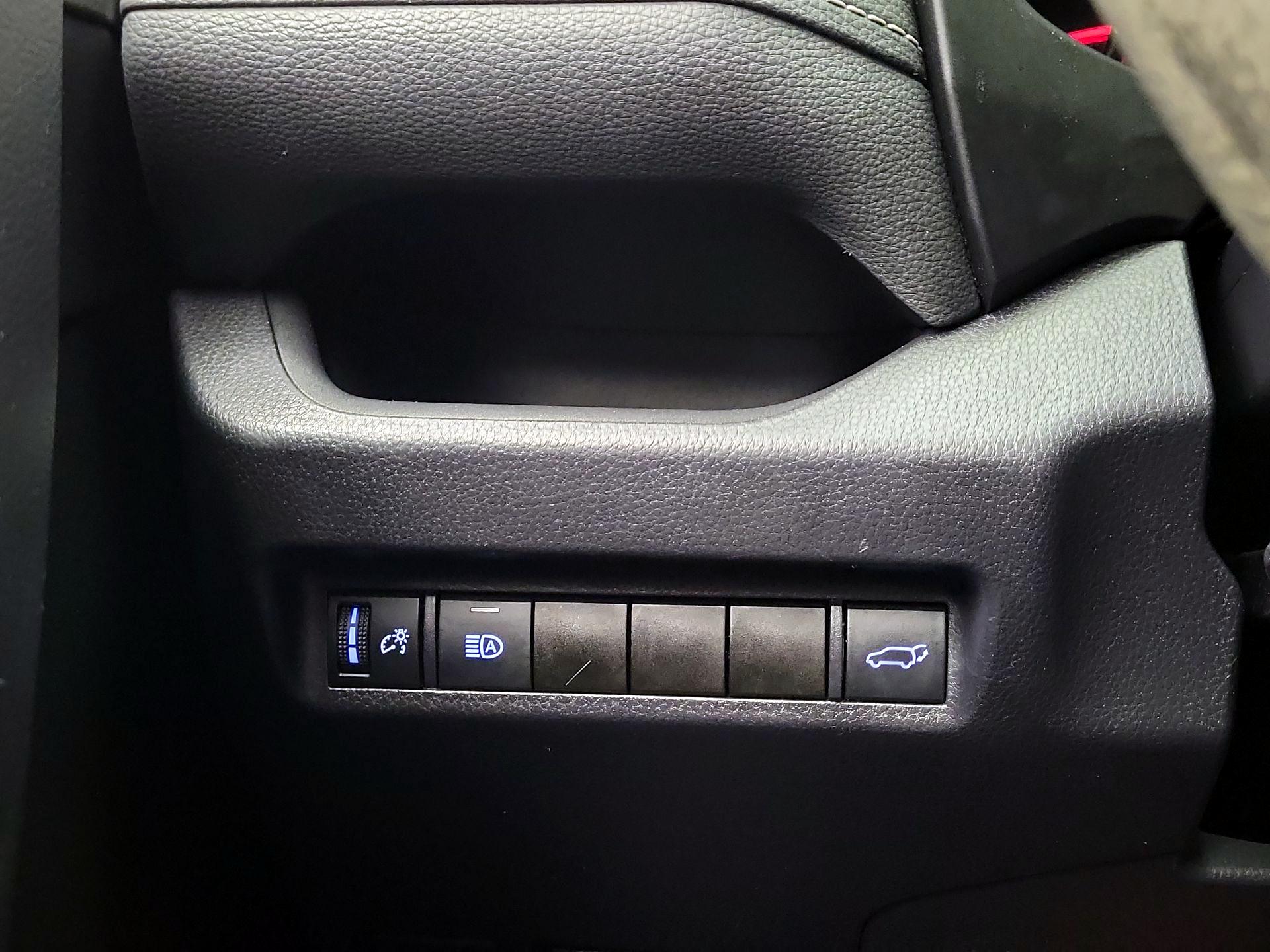 Thumbnail: 2021 Toyota RAV4 - 13