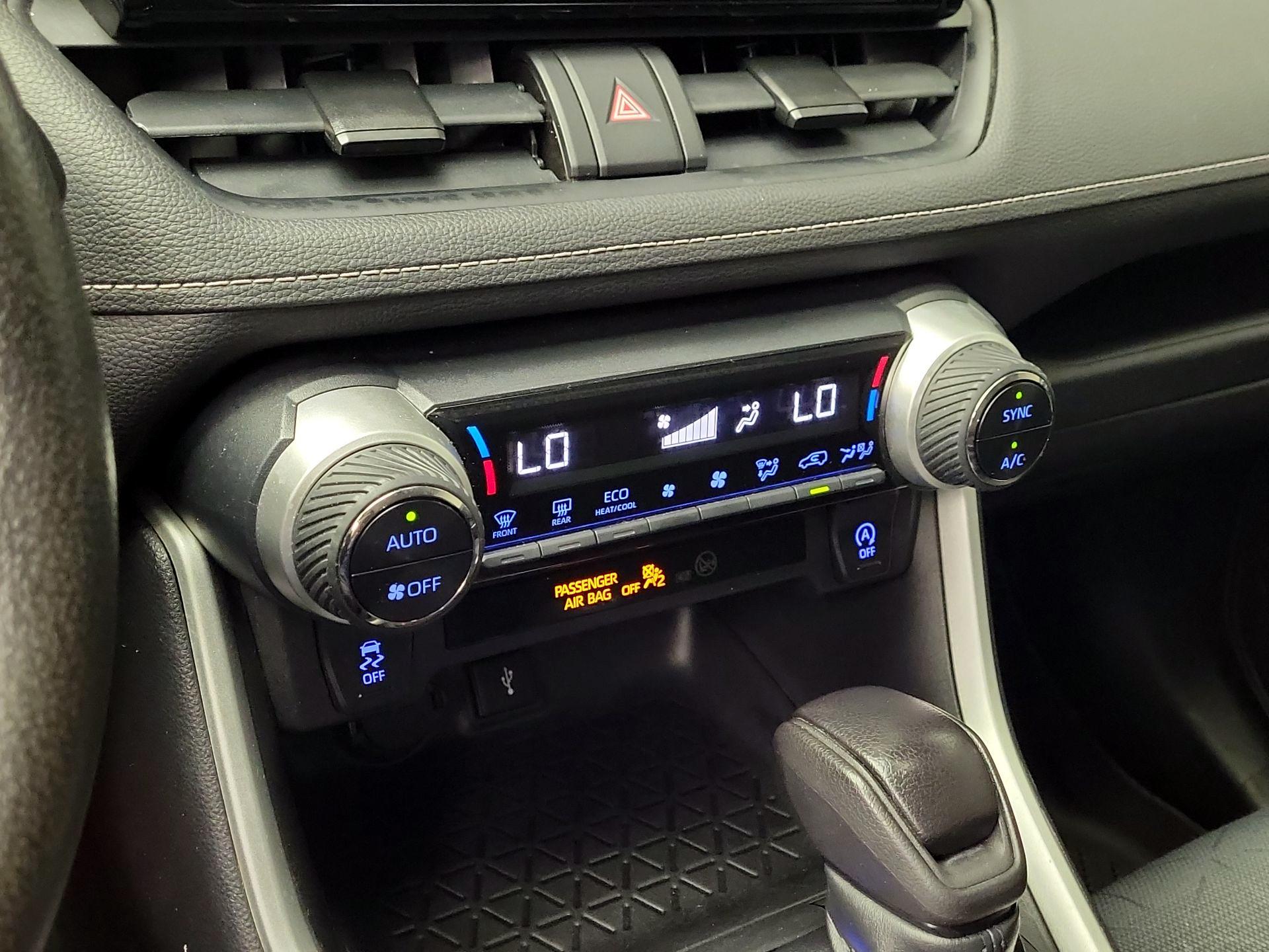 Thumbnail: 2021 Toyota RAV4 - 16