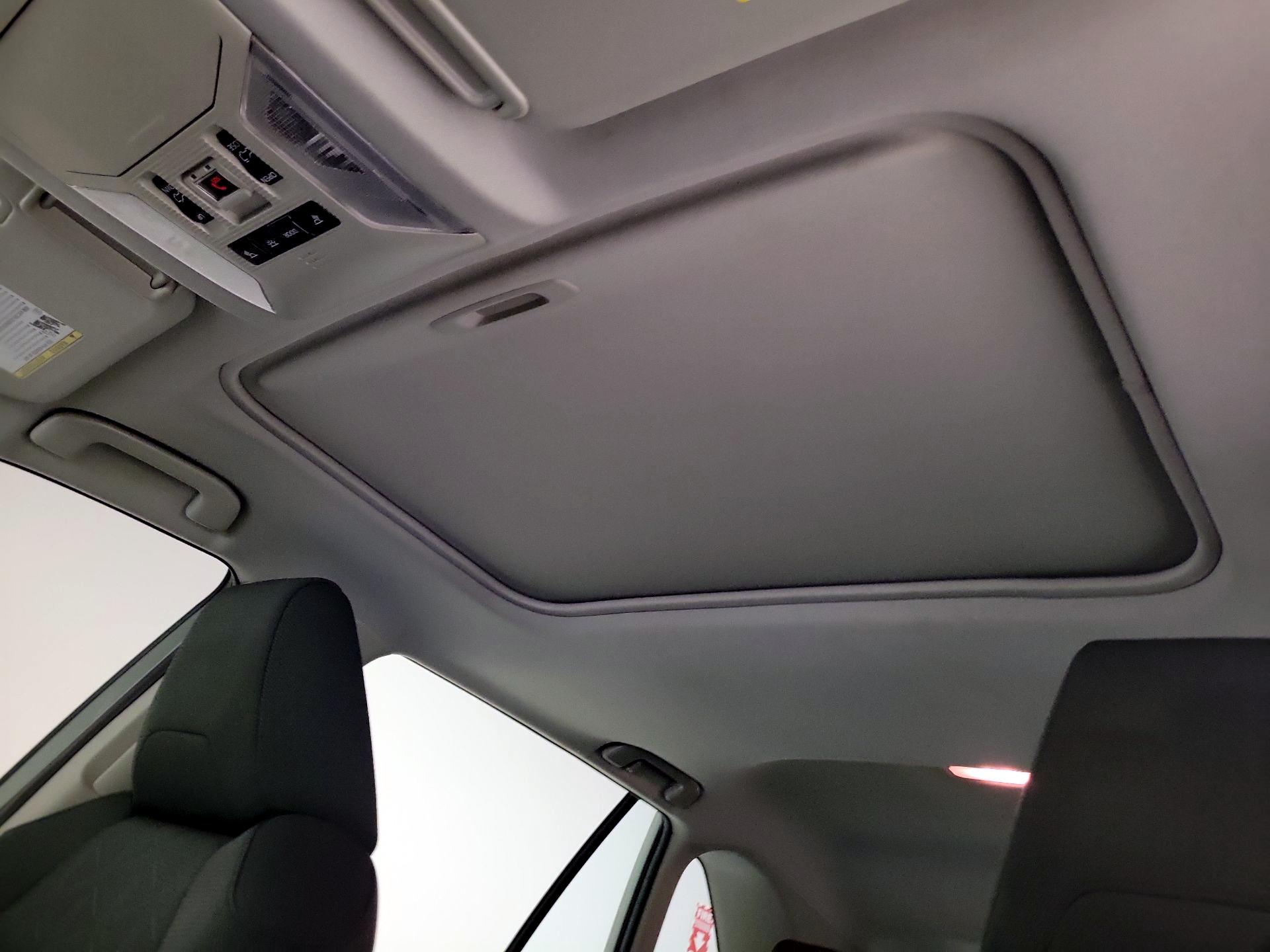 Thumbnail: 2021 Toyota RAV4 - 19