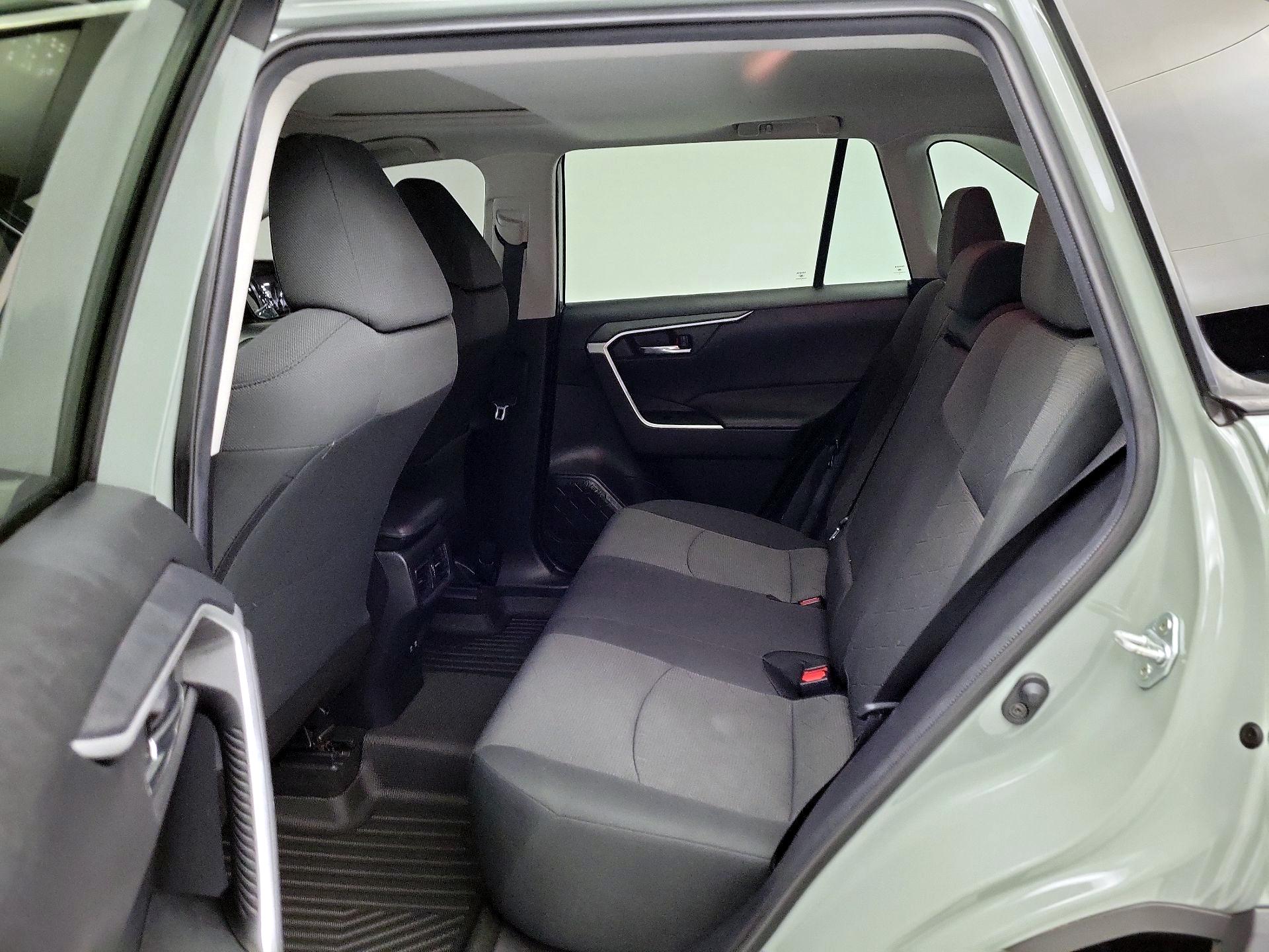 Thumbnail: 2021 Toyota RAV4 - 20