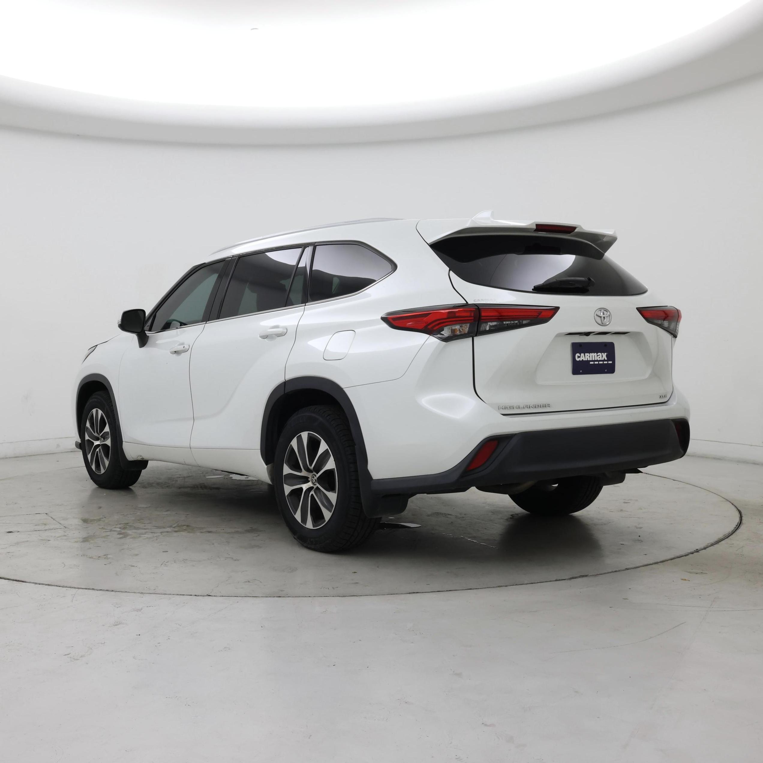 Thumbnail: 2022 Toyota Highlander - 2