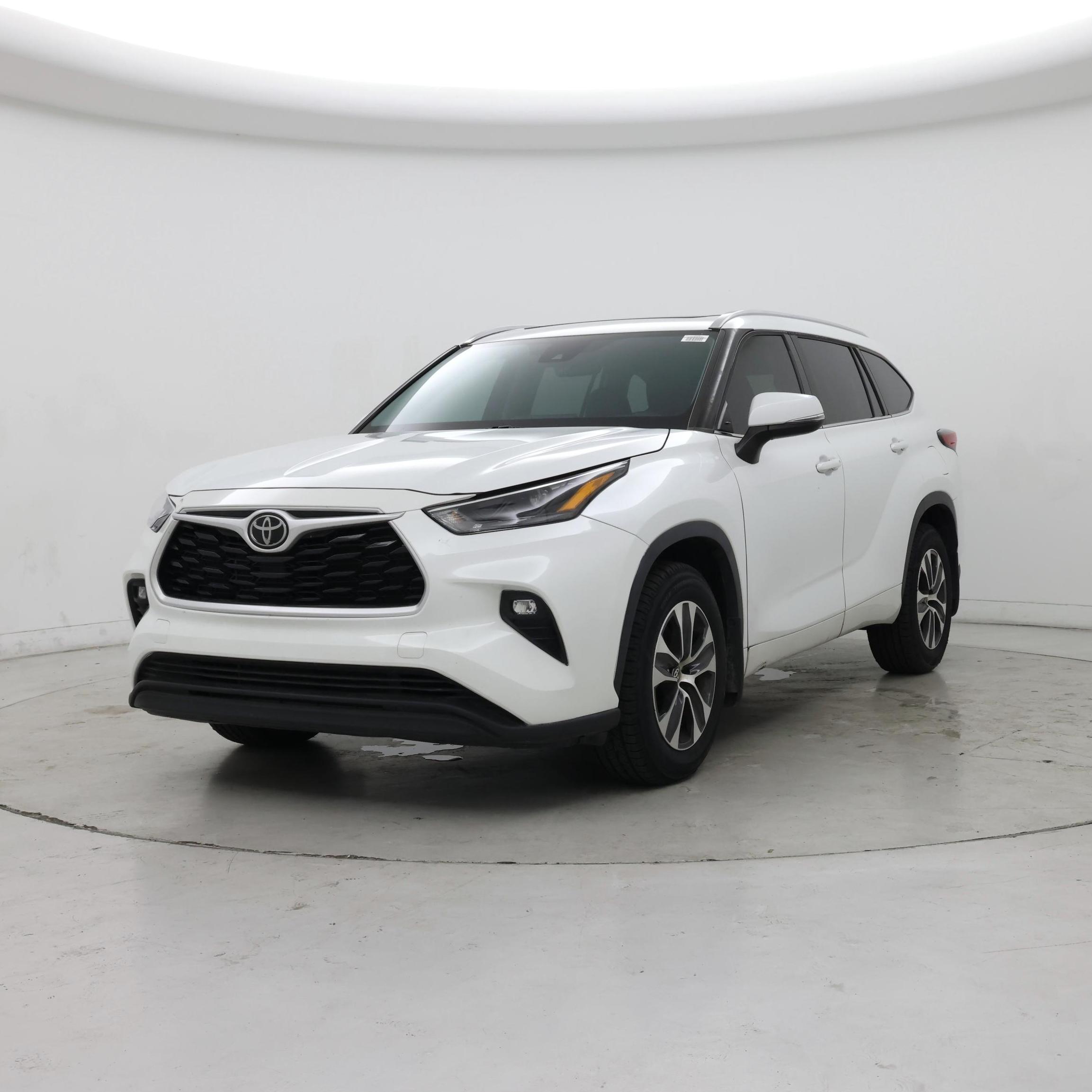 Thumbnail: 2022 Toyota Highlander - 4