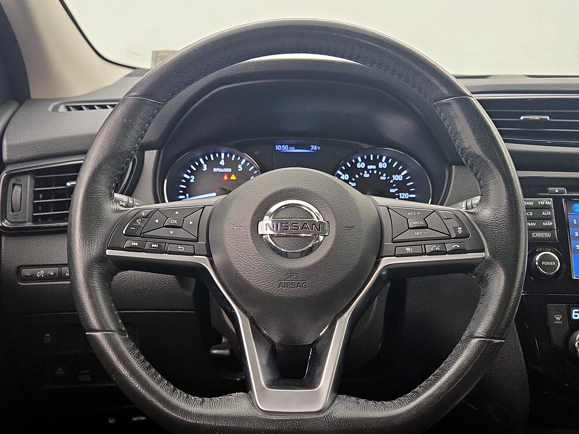 Thumbnail: 2018 Nissan Rogue Sport - 10