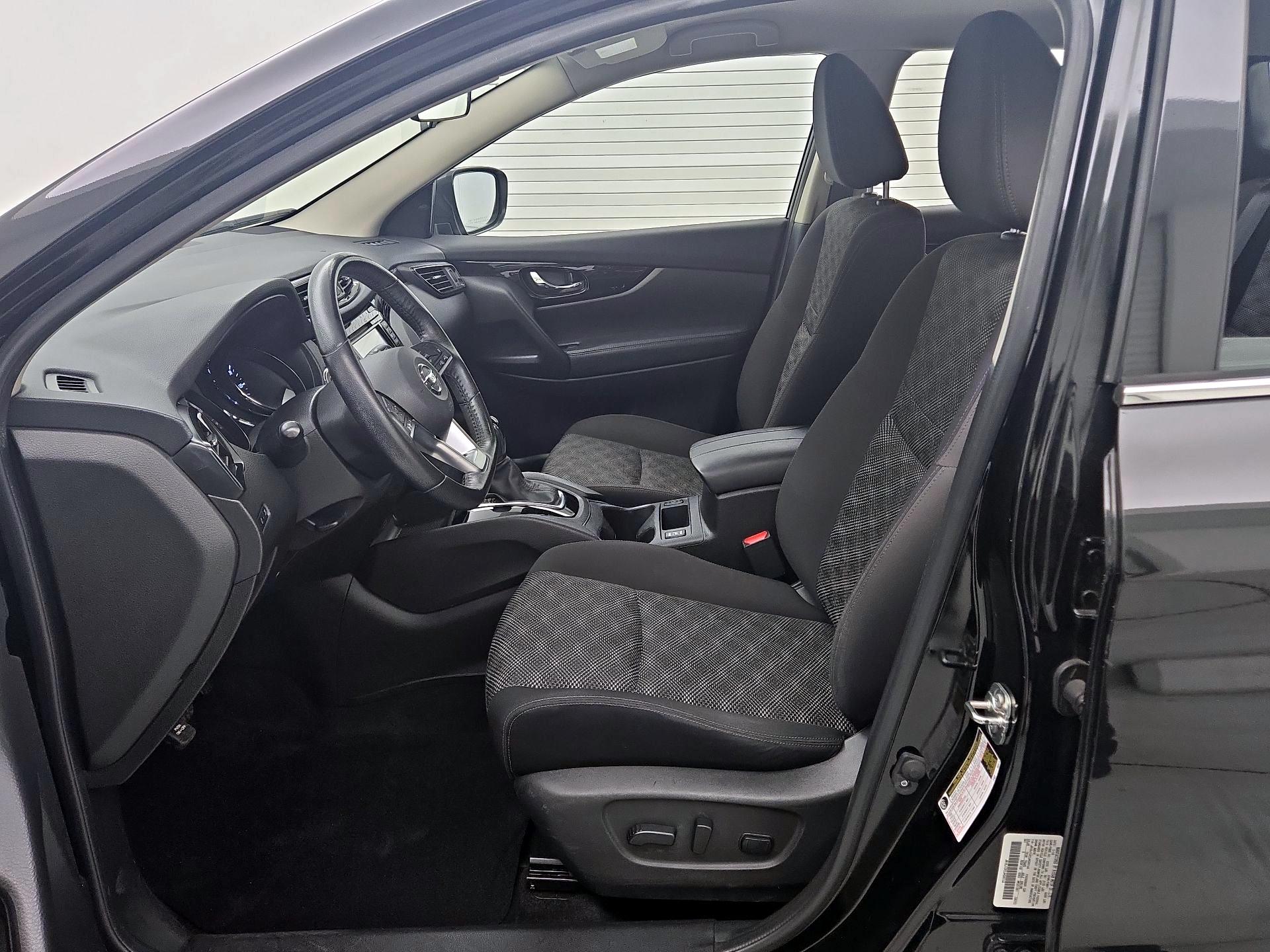 Thumbnail: 2018 Nissan Rogue Sport - 11