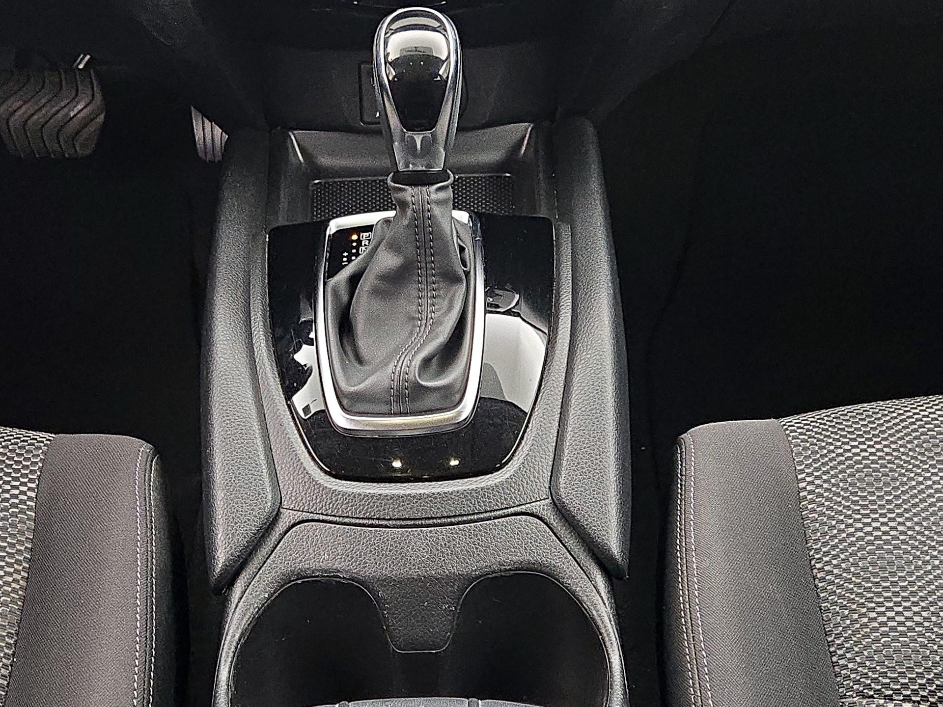 Thumbnail: 2018 Nissan Rogue Sport - 17