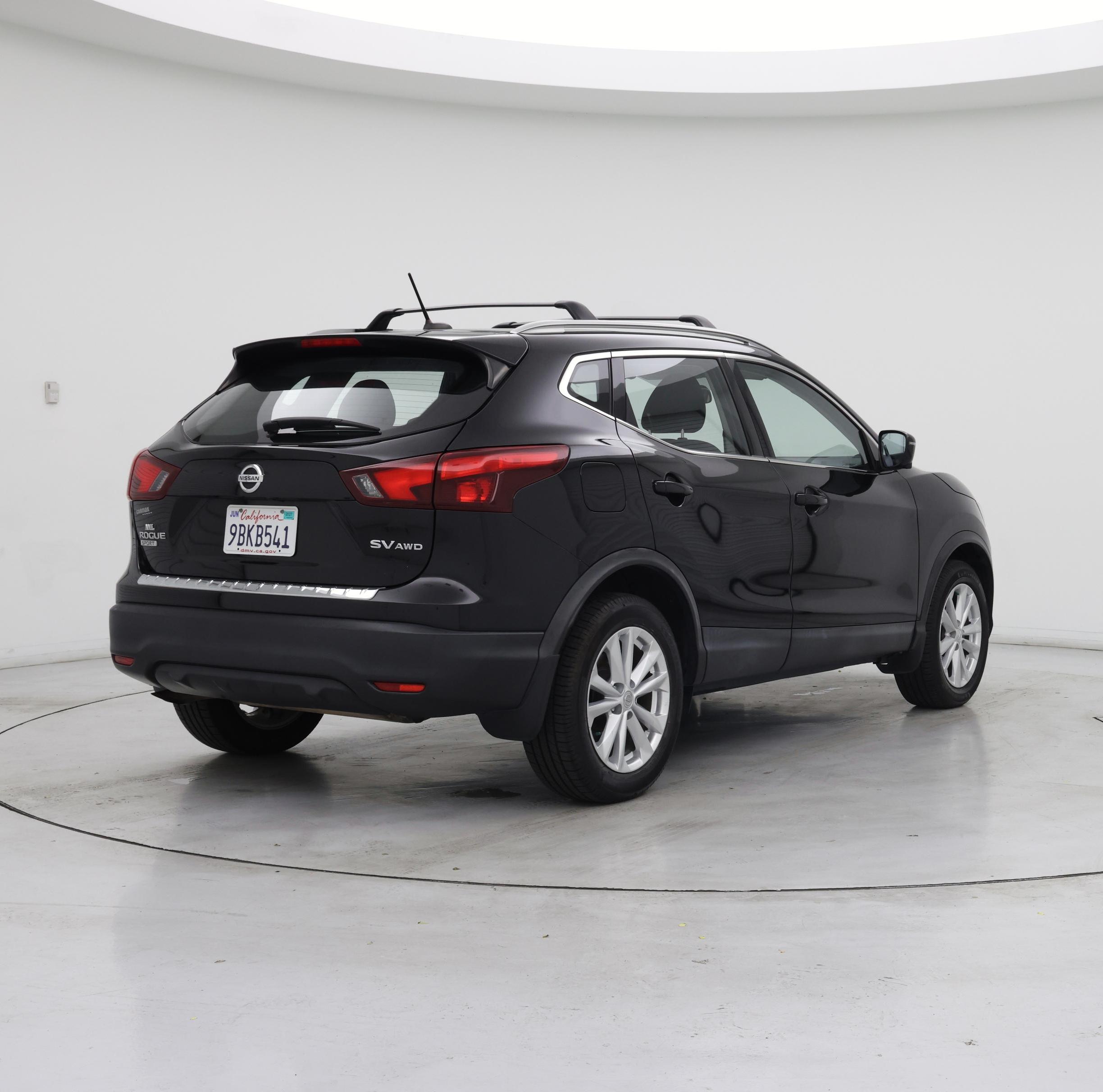 Thumbnail: 2018 Nissan Rogue Sport - 8