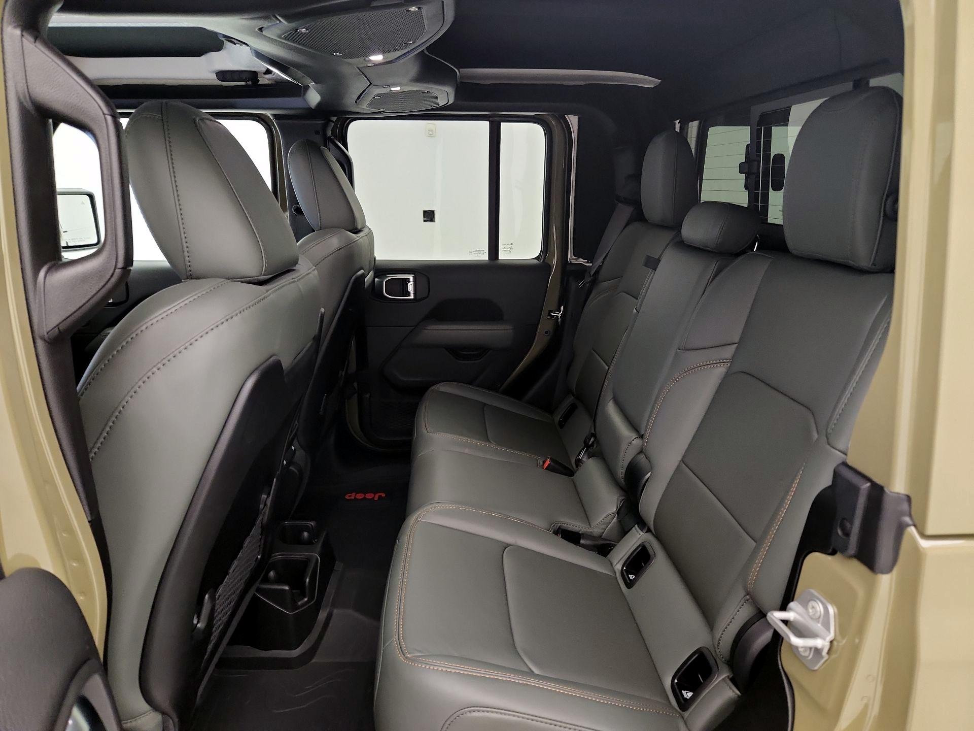 Thumbnail: 2025 Jeep Gladiator - 19
