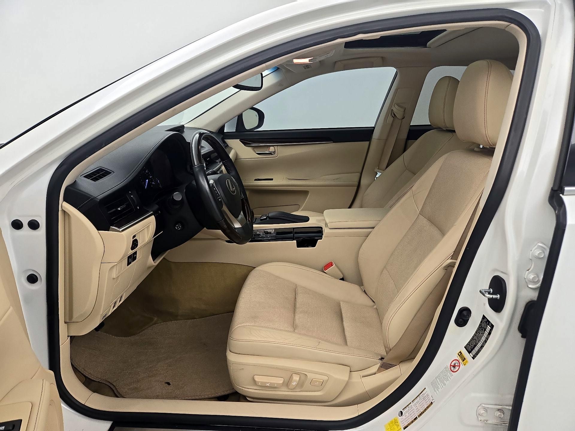 Thumbnail: 2014 Lexus ES - 11