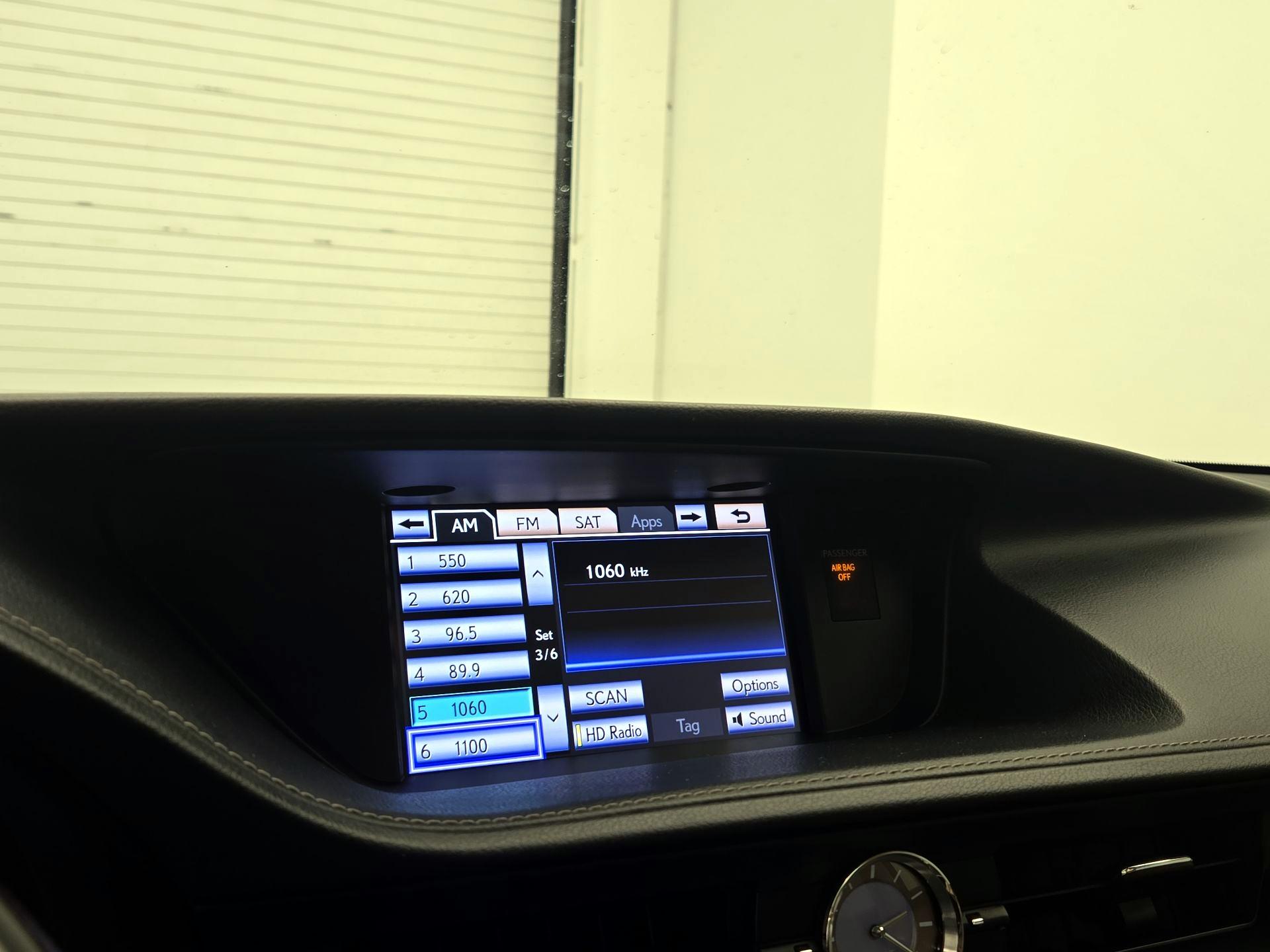 Thumbnail: 2014 Lexus ES - 16