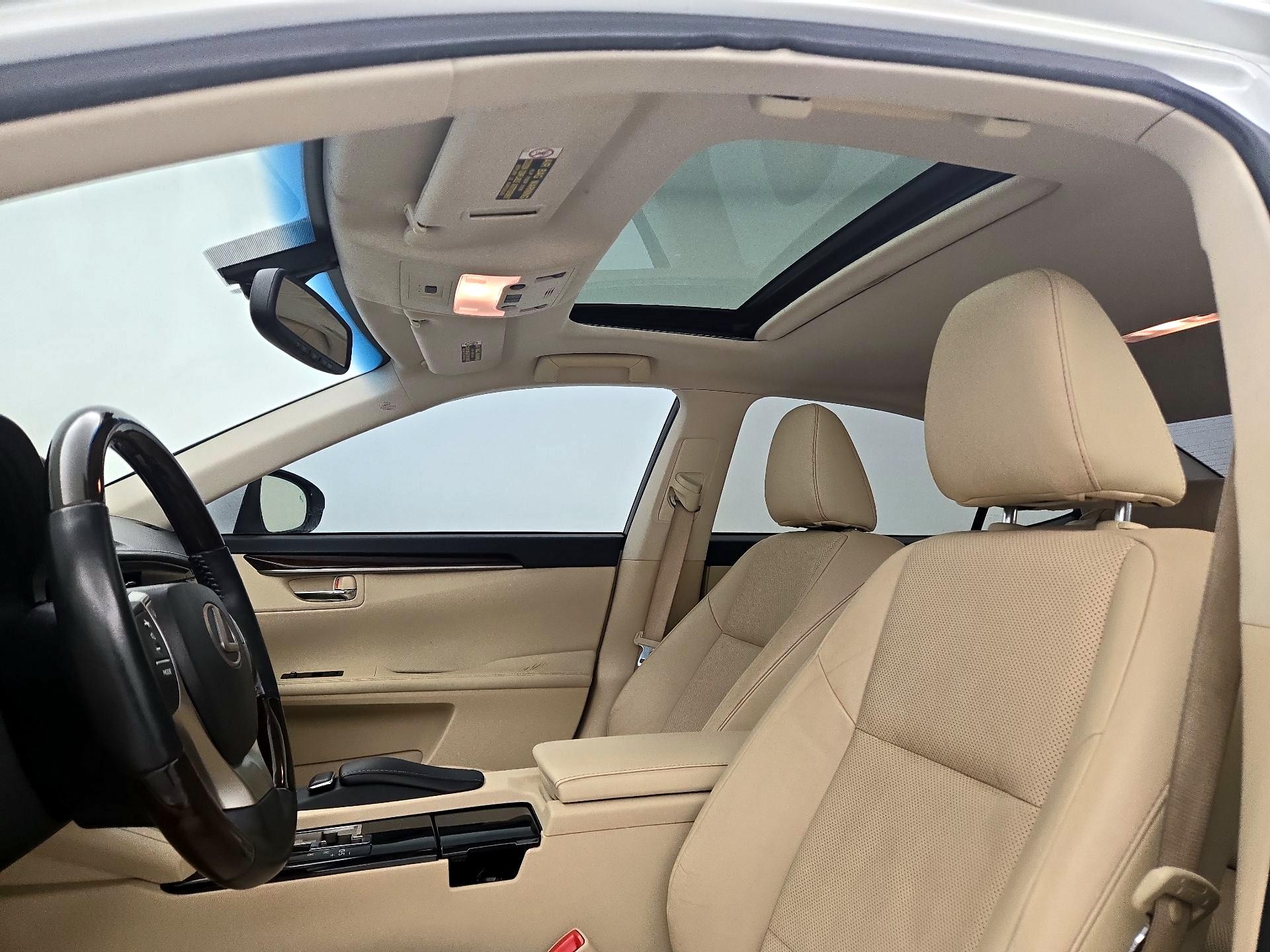 Thumbnail: 2014 Lexus ES - 20