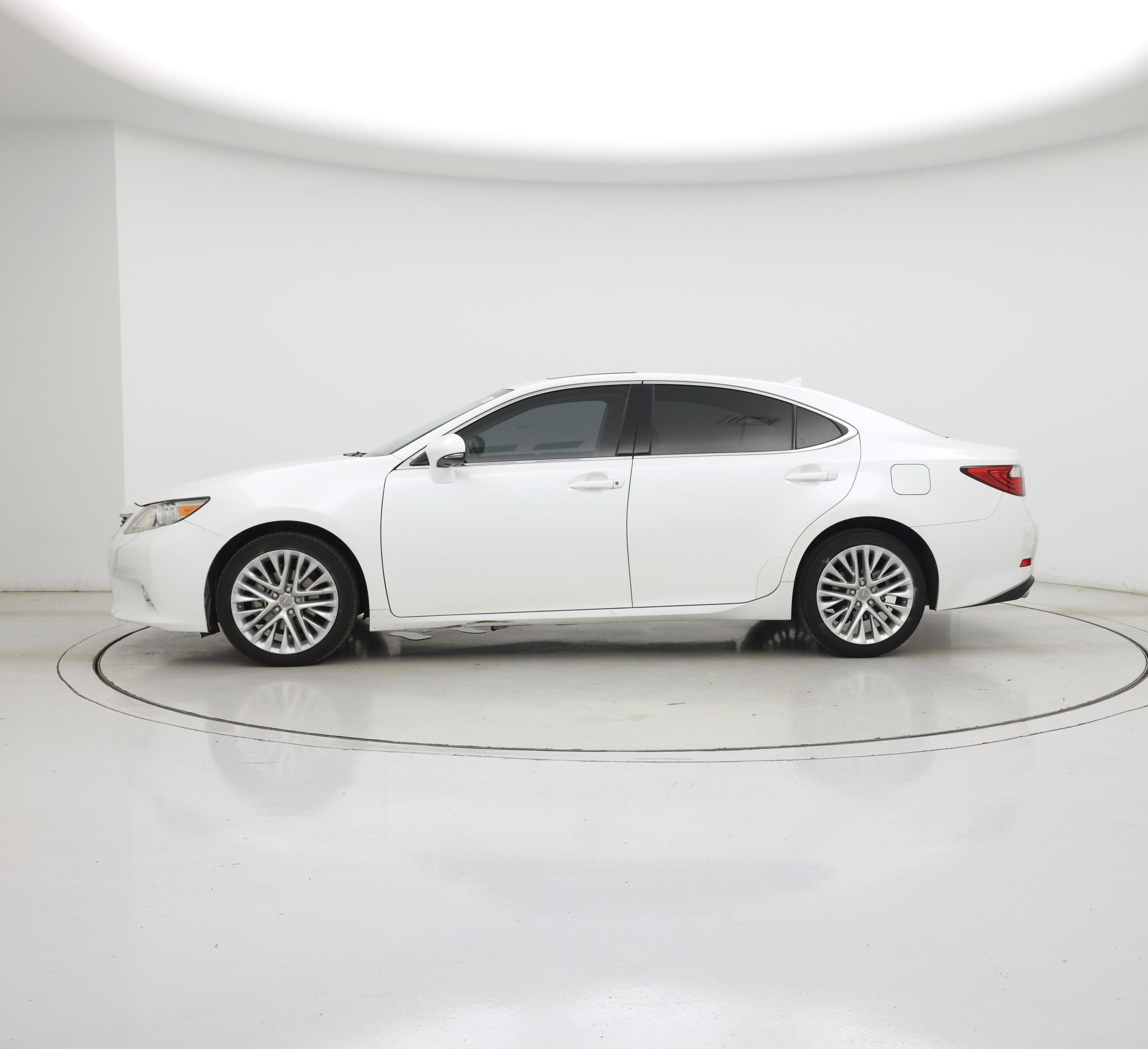 Thumbnail: 2014 Lexus ES - 3