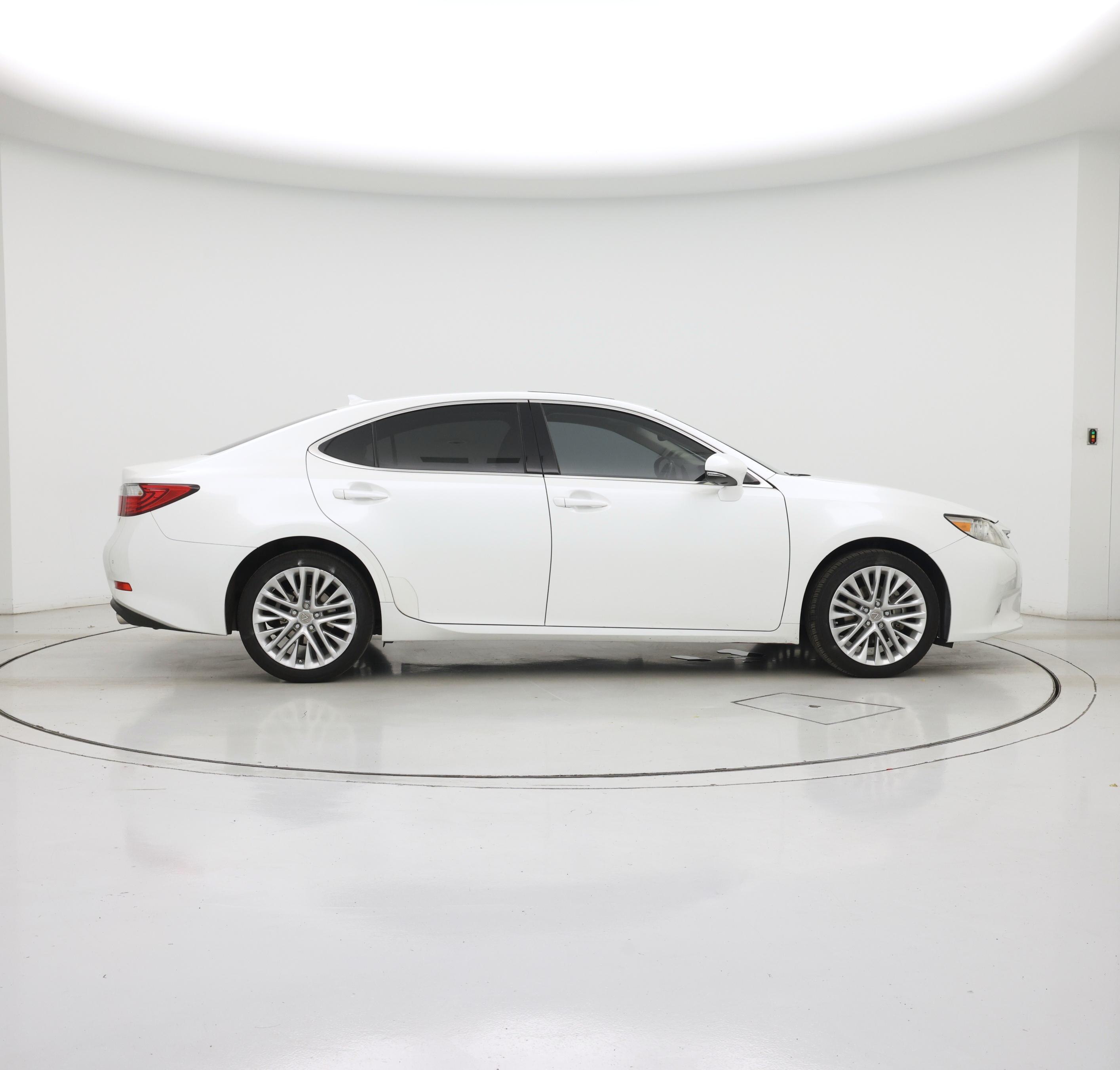 Thumbnail: 2014 Lexus ES - 7