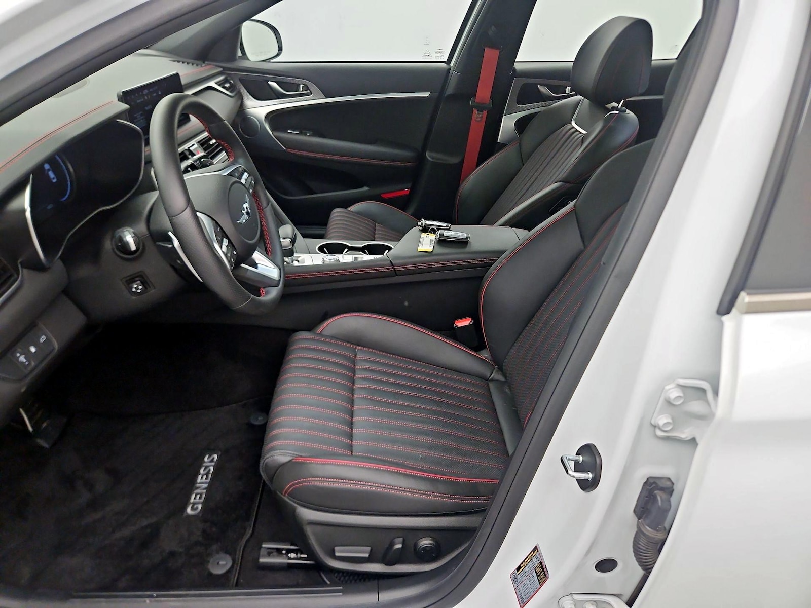 2023 GENESIS G70 Standard - Photo 12