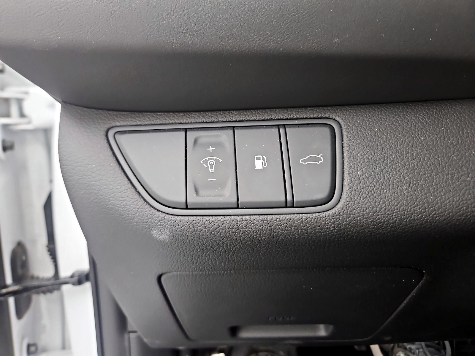 2023 GENESIS G70 Standard - Photo 14