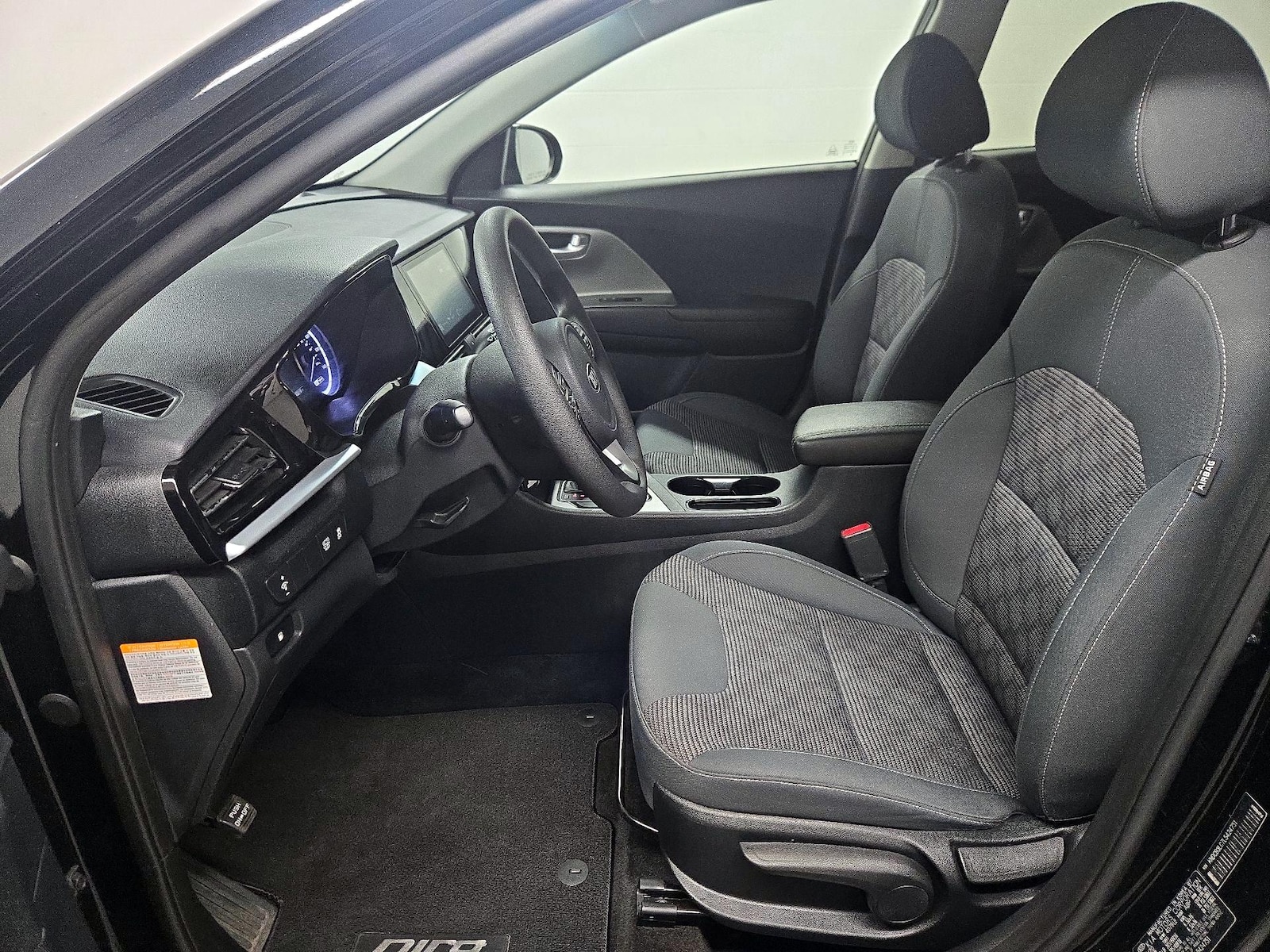 2020 Kia Niro LX - Photo 12