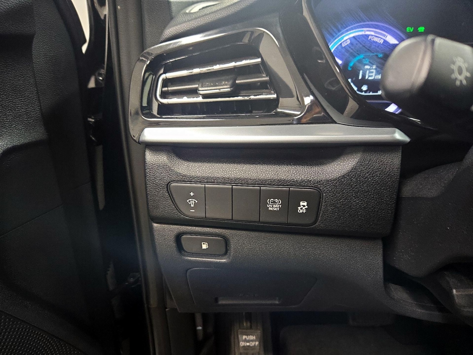 2020 Kia Niro LX - Photo 14