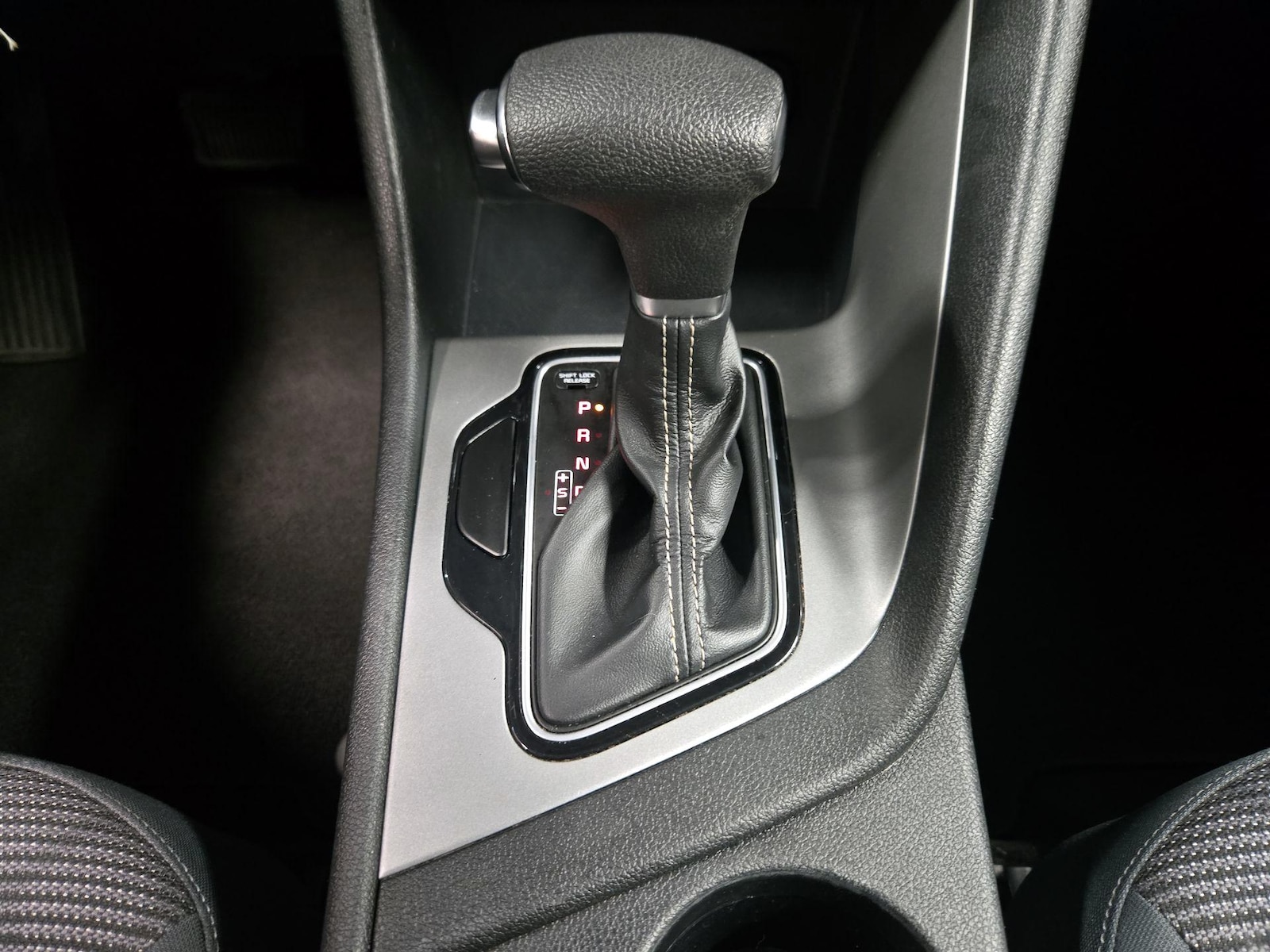 2020 Kia Niro LX - Photo 18