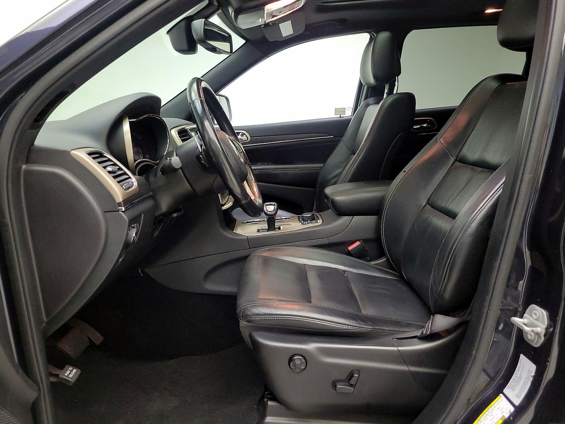 Thumbnail: 2015 Jeep Grand Cherokee - 11