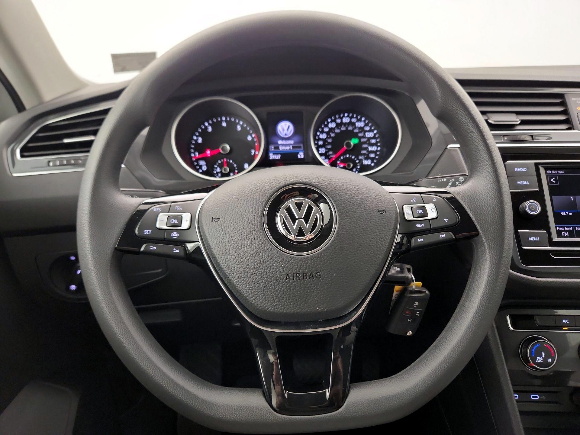 Thumbnail: 2020 Volkswagen Tiguan - 10