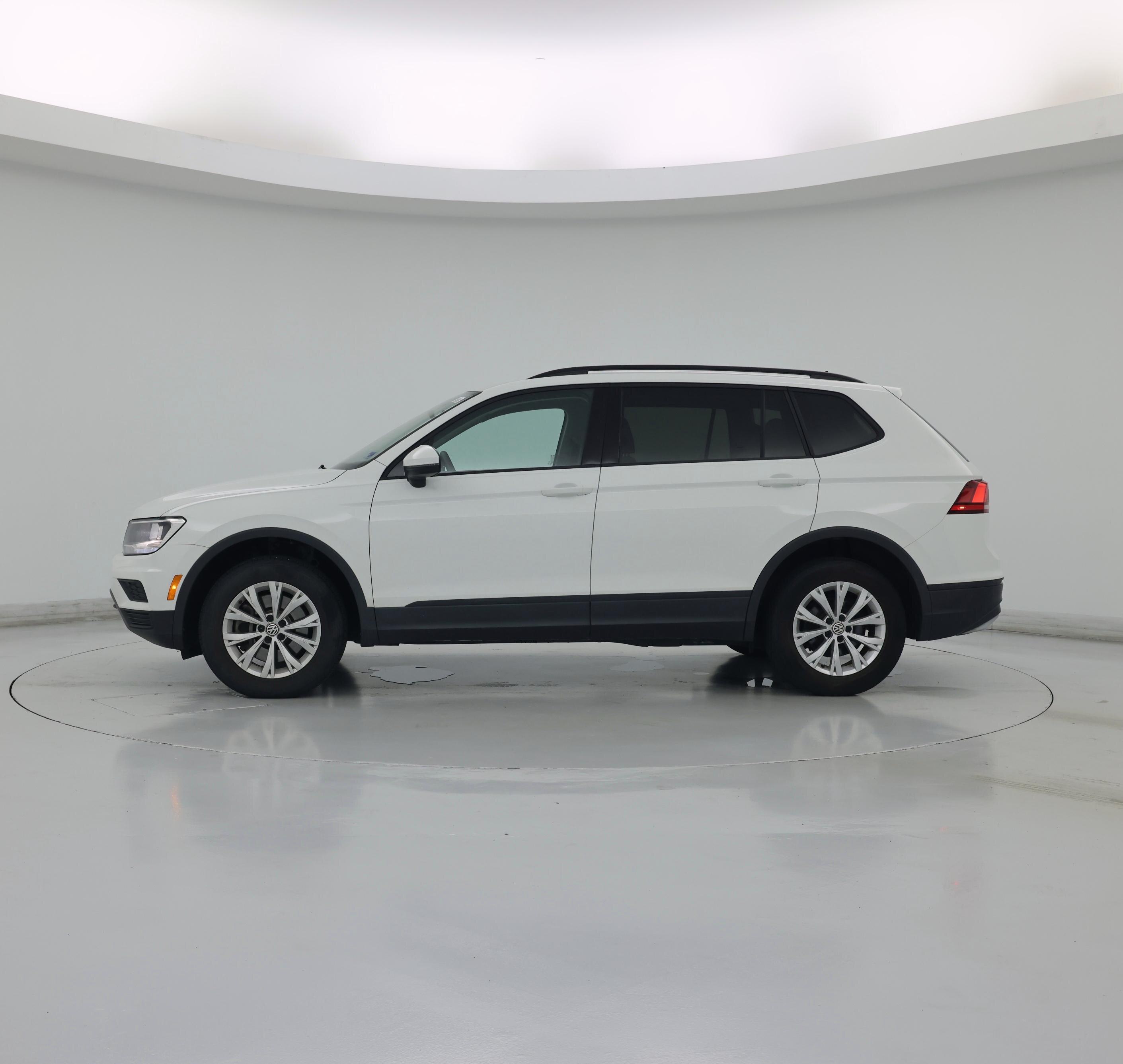 Thumbnail: 2020 Volkswagen Tiguan - 3