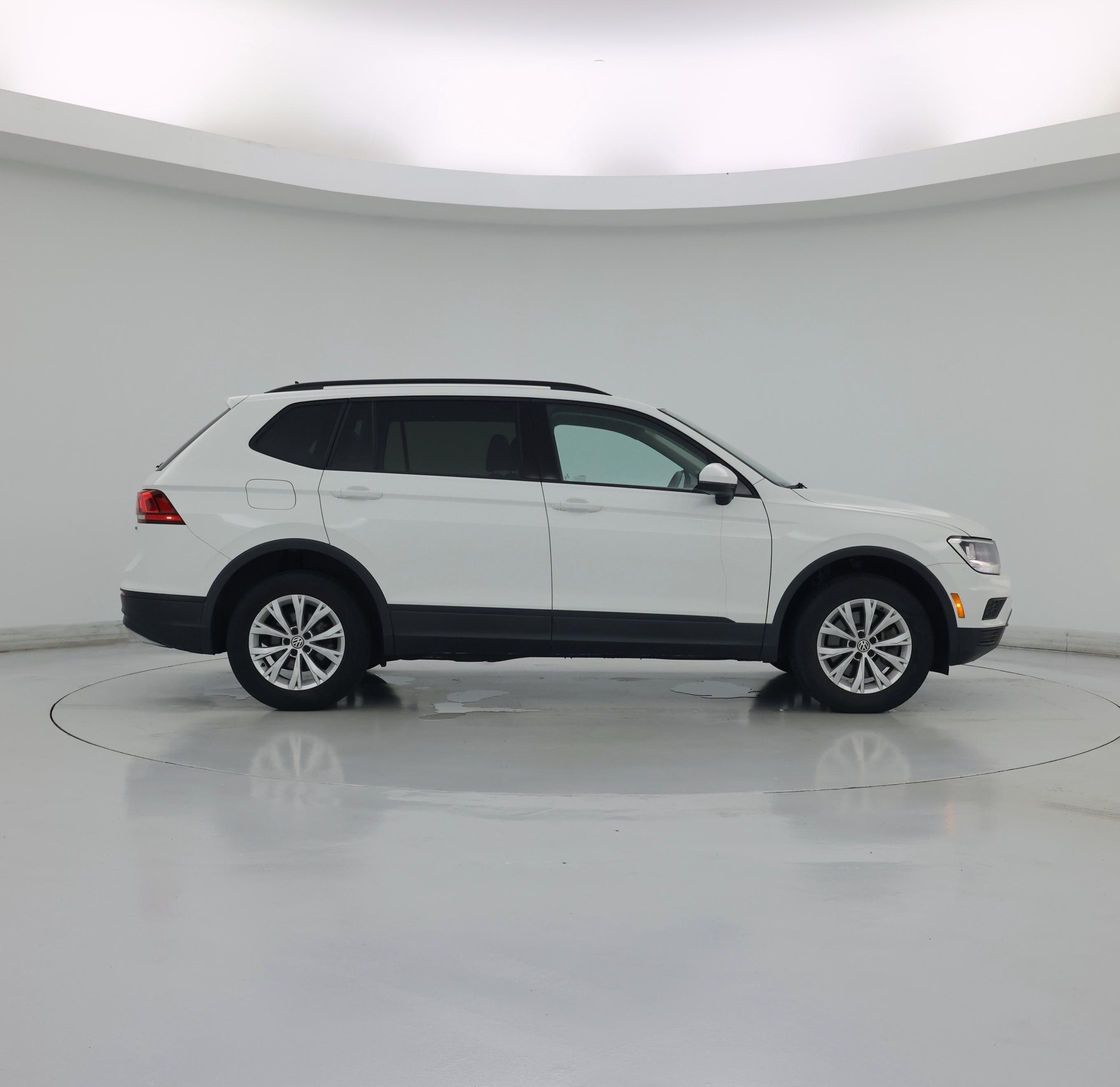 Thumbnail: 2020 Volkswagen Tiguan - 7