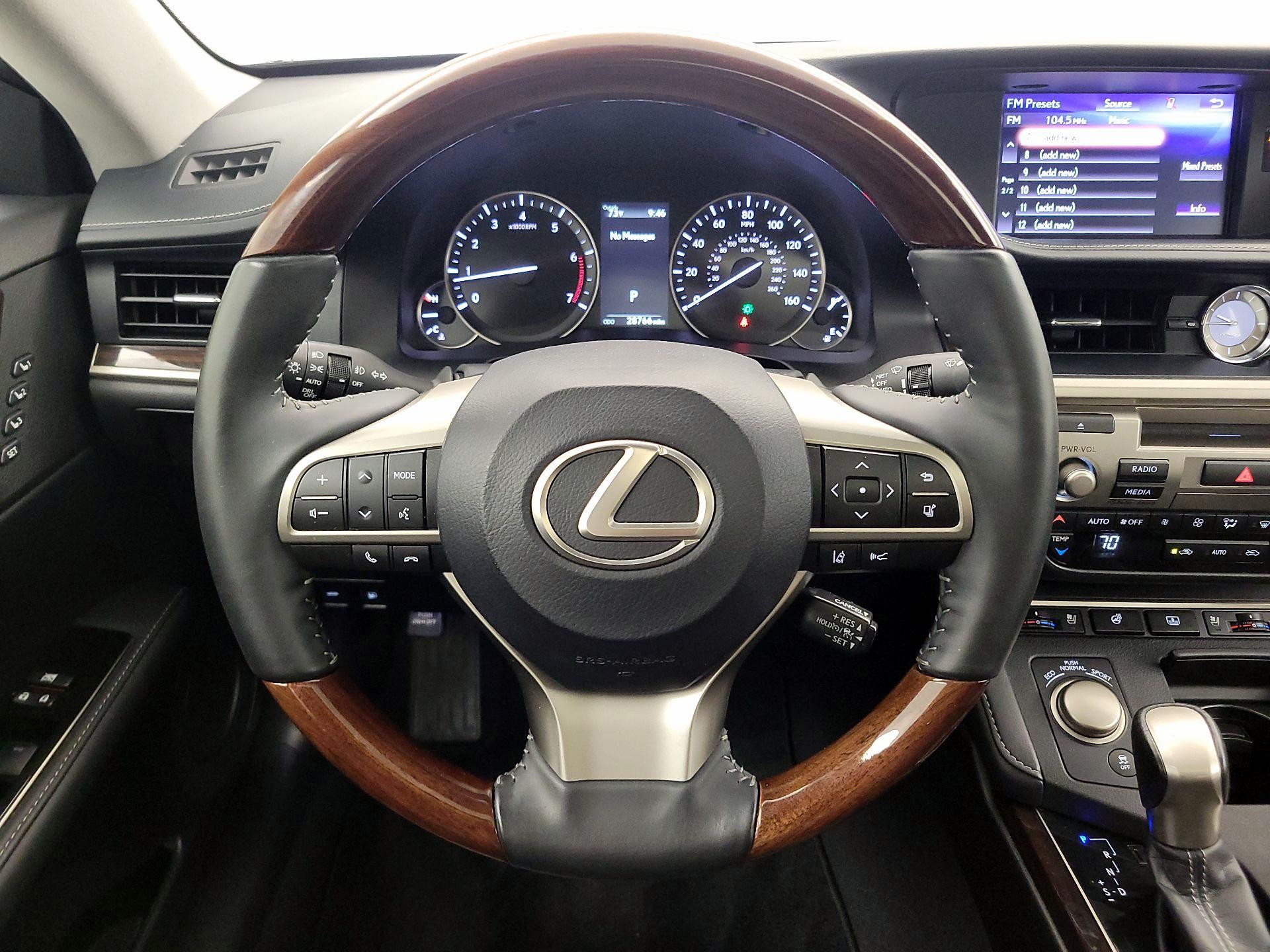Thumbnail: 2017 Lexus ES - 10