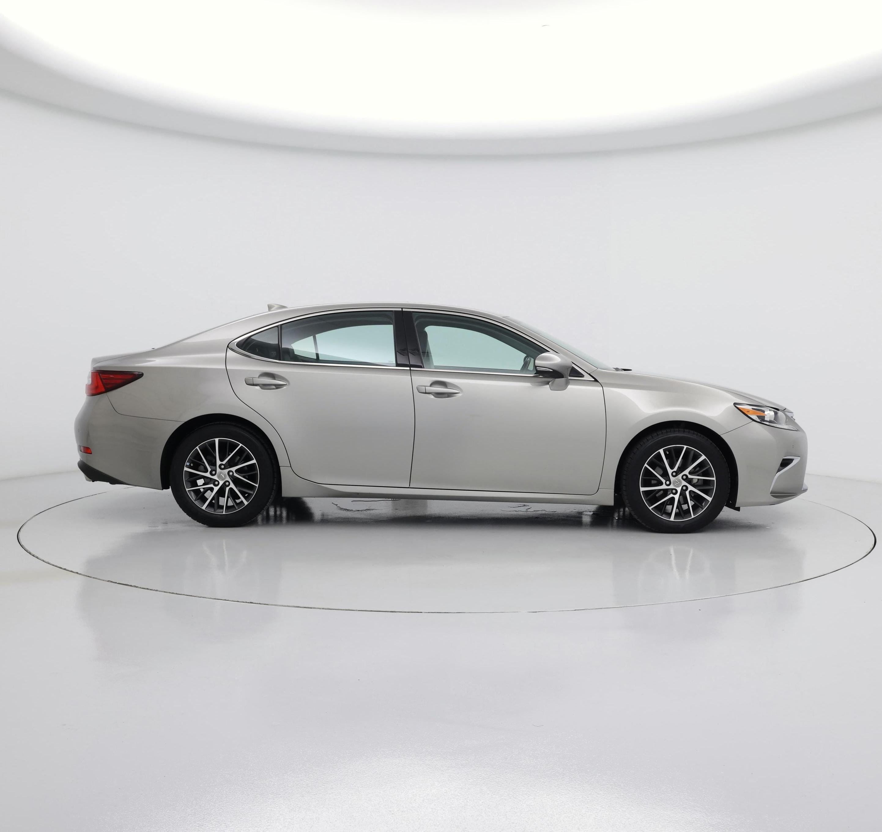 Thumbnail: 2017 Lexus ES - 7