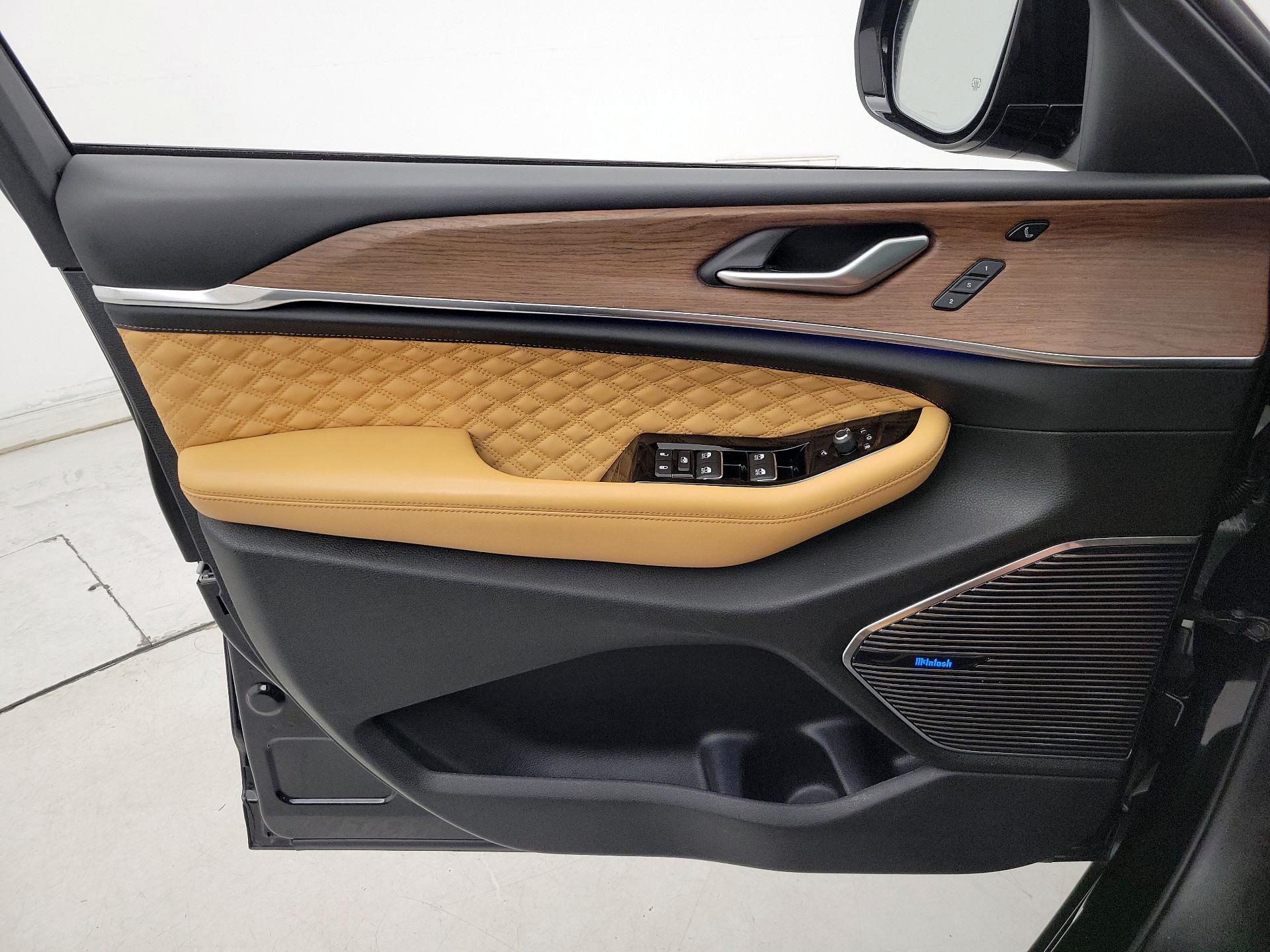Thumbnail: 2023 Jeep Grand Cherokee L - 12