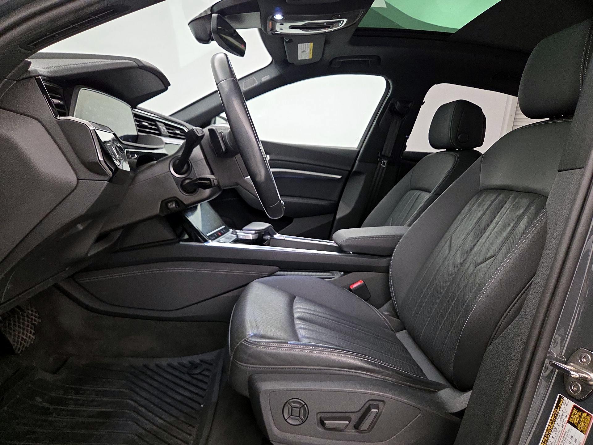 Thumbnail: 2024 Audi Q8 e-tron - 11