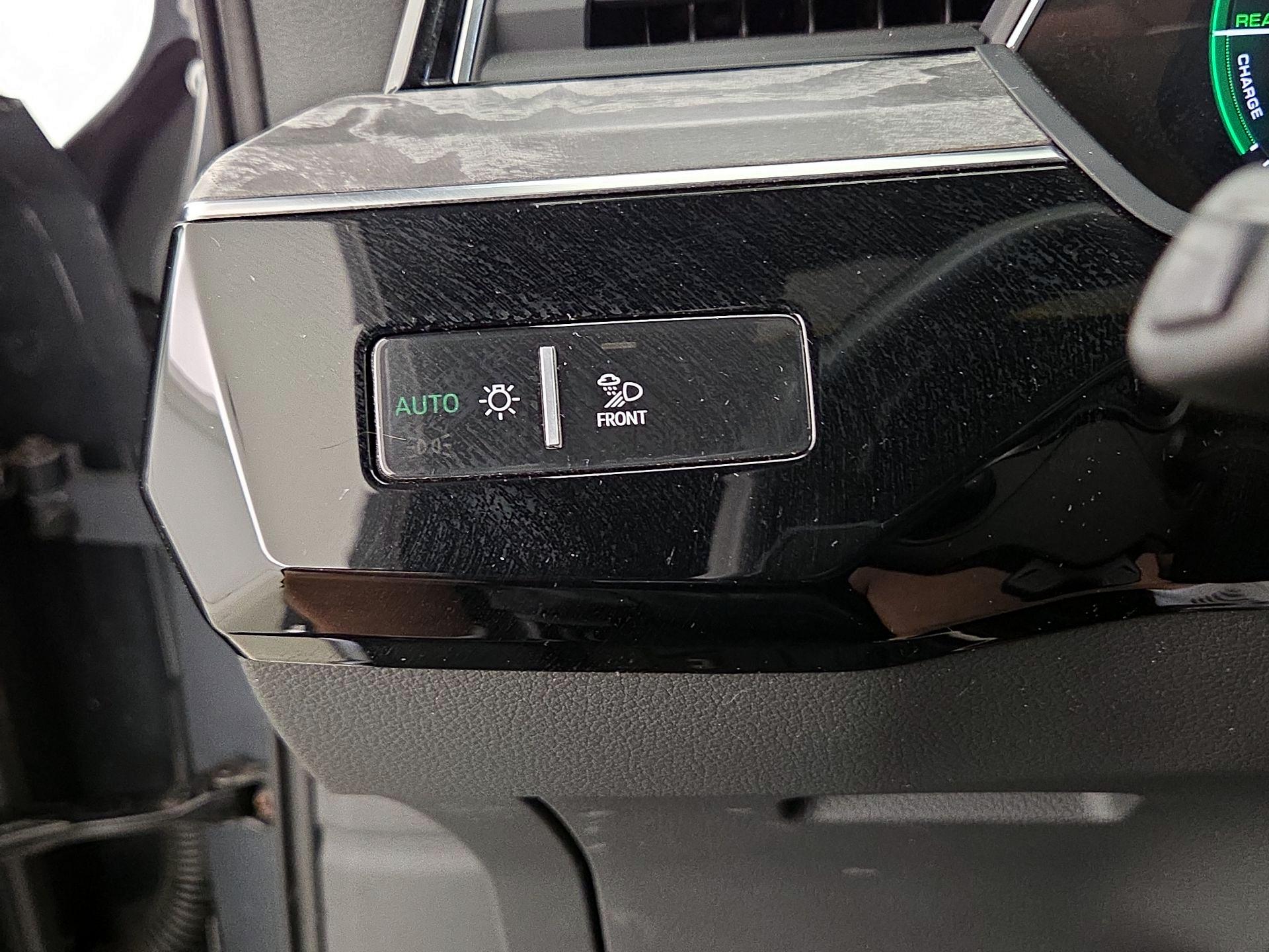 Thumbnail: 2024 Audi Q8 e-tron - 13