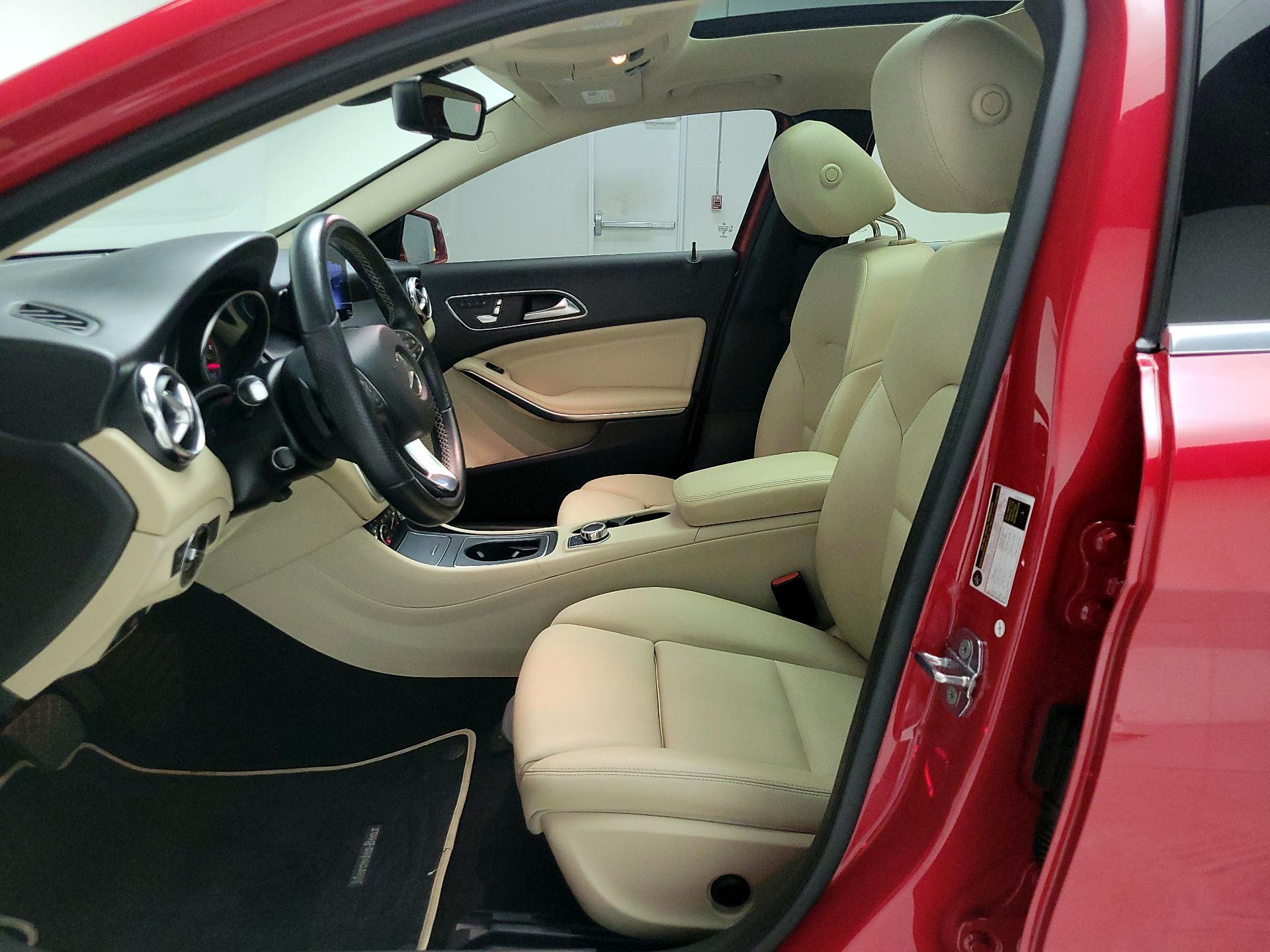 Thumbnail: 2019 Mercedes-Benz GLA - 11
