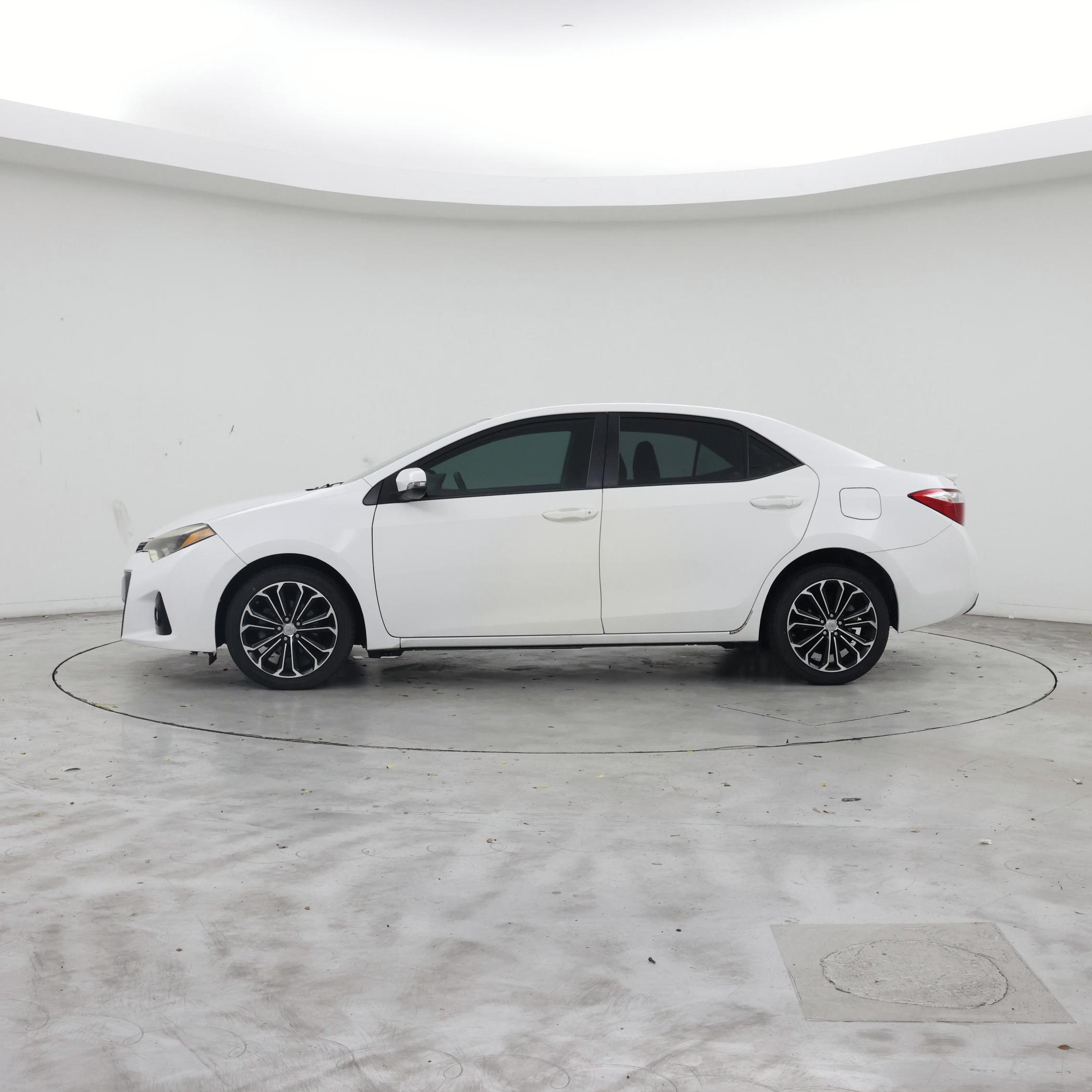 Thumbnail: 2014 Toyota Corolla - 3