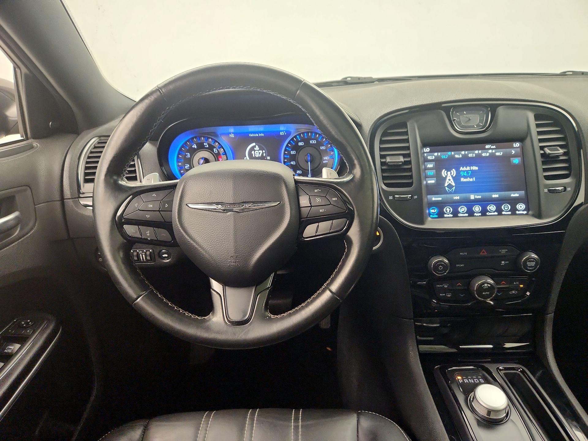 Thumbnail: 2019 Chrysler 300 - 10