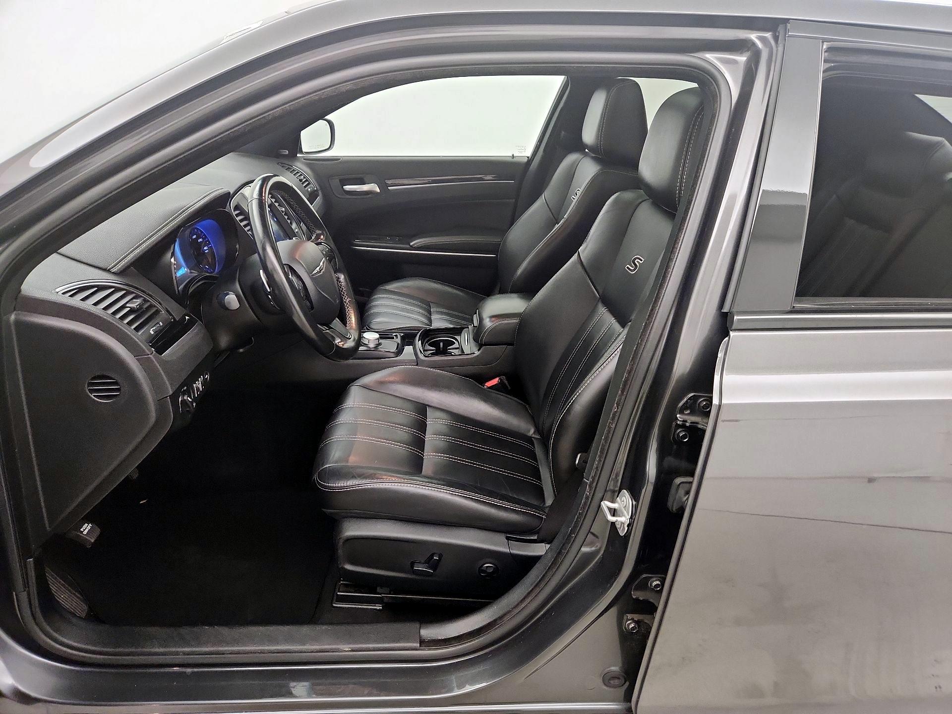 Thumbnail: 2019 Chrysler 300 - 11