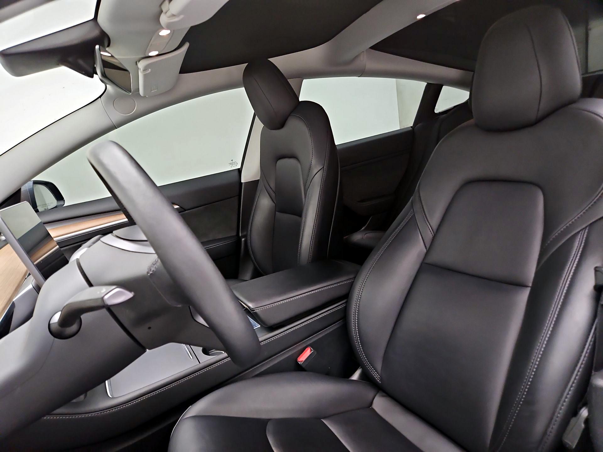 Thumbnail: 2023 Tesla Model 3 - 11