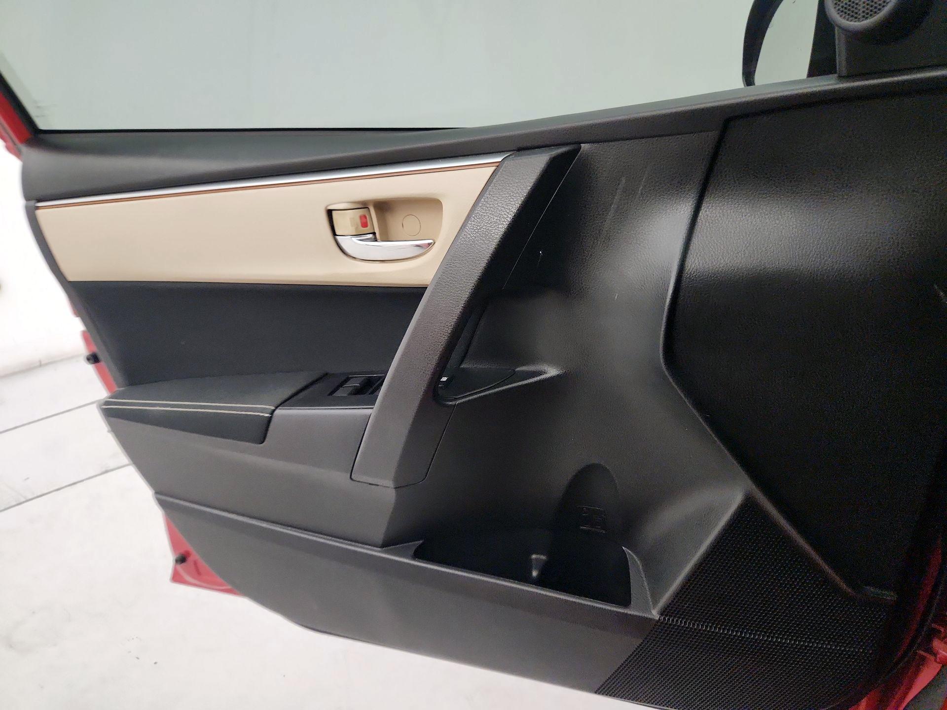 Thumbnail: 2016 Toyota Corolla - 12