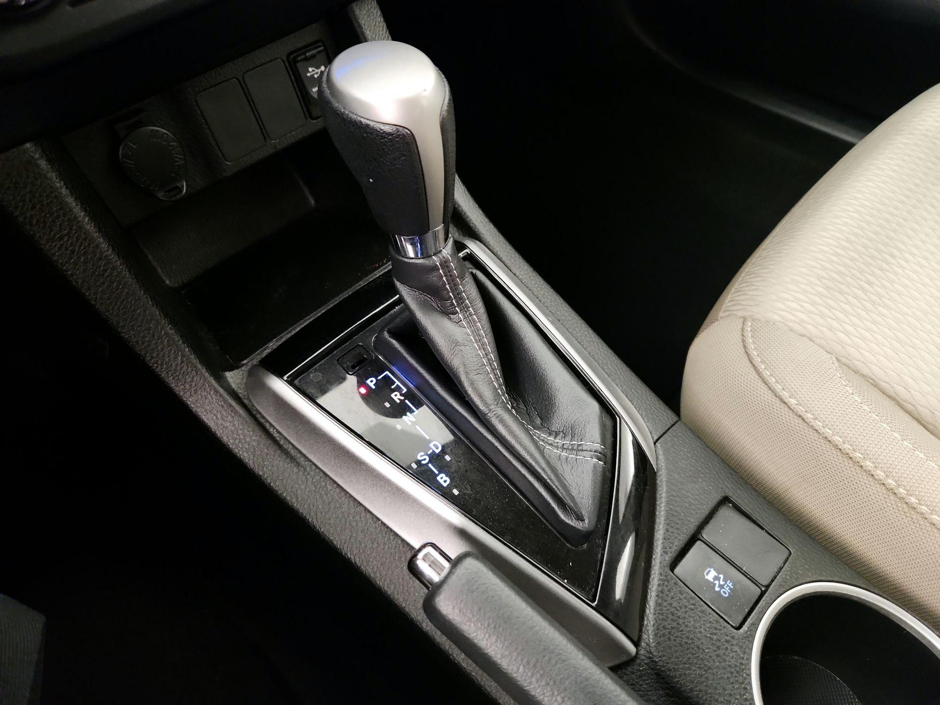 Thumbnail: 2016 Toyota Corolla - 17