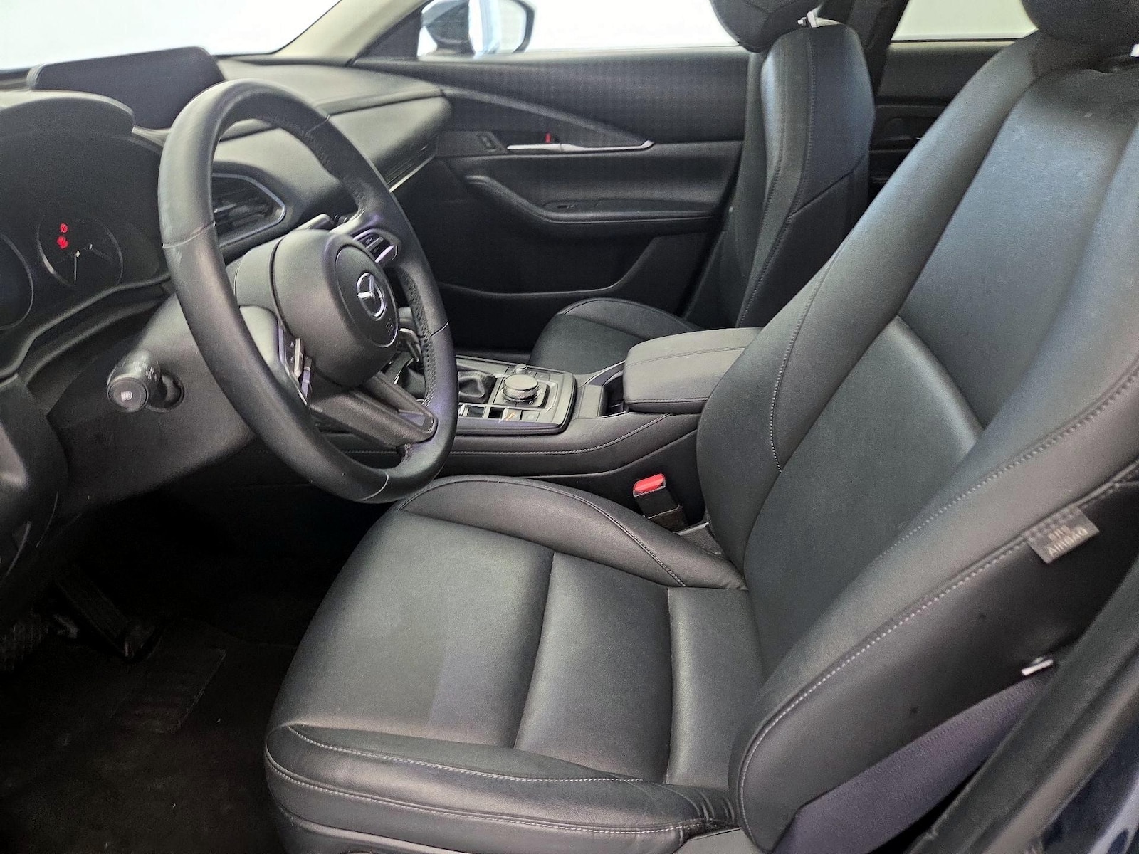 Side Airbags & Leatherette Seats