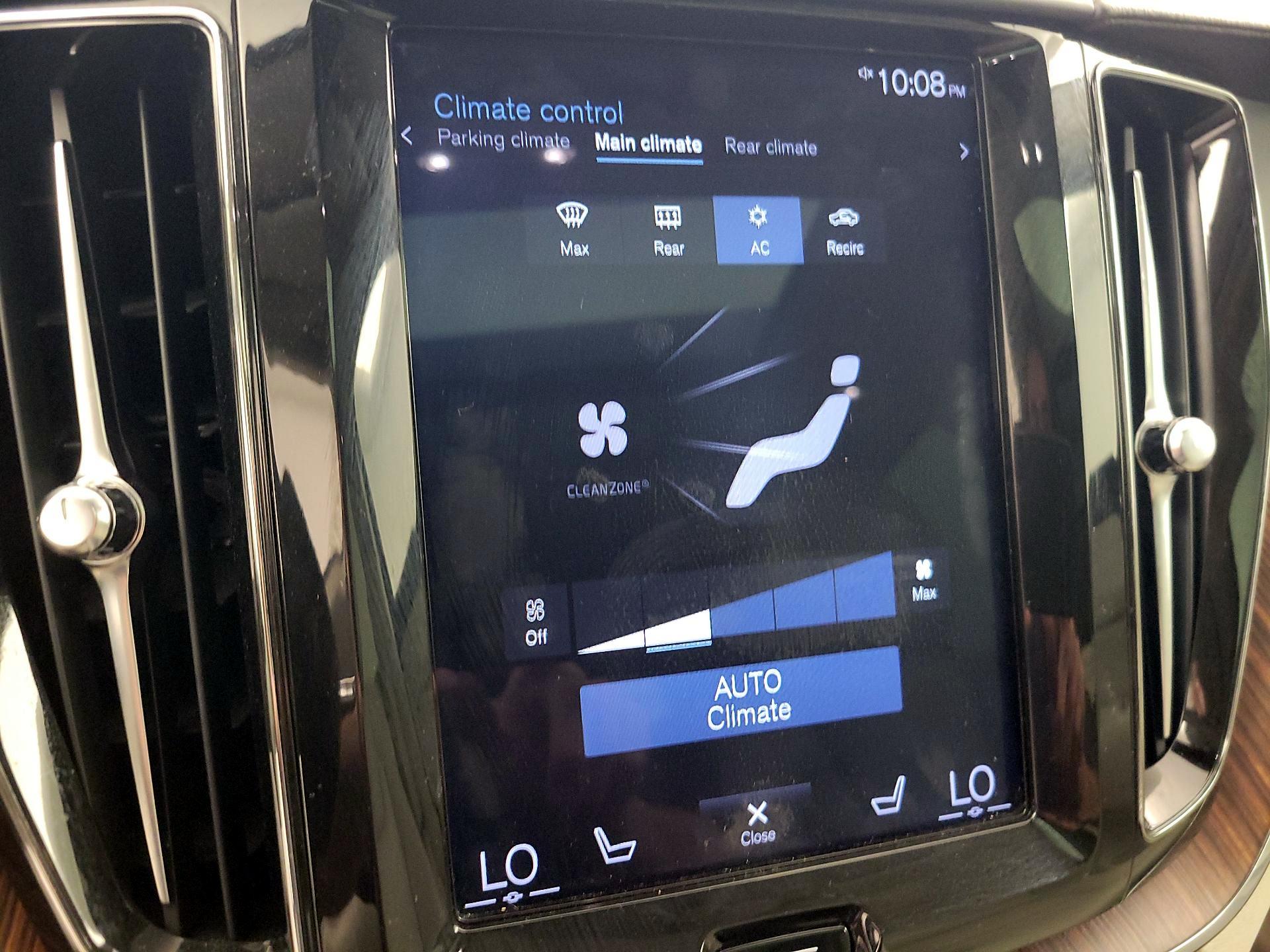 Thumbnail: 2019 Volvo XC60 - 17