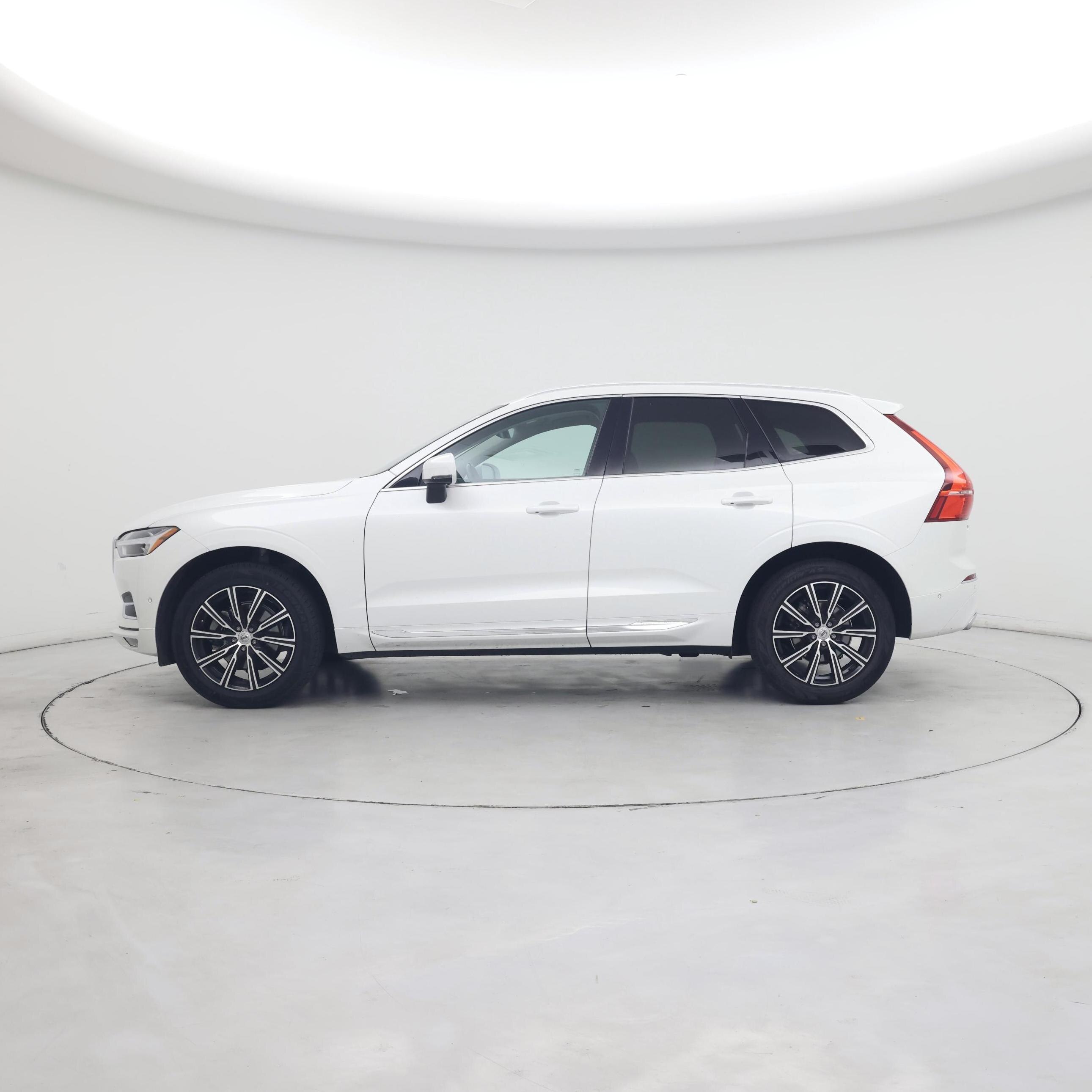Thumbnail: 2019 Volvo XC60 - 3