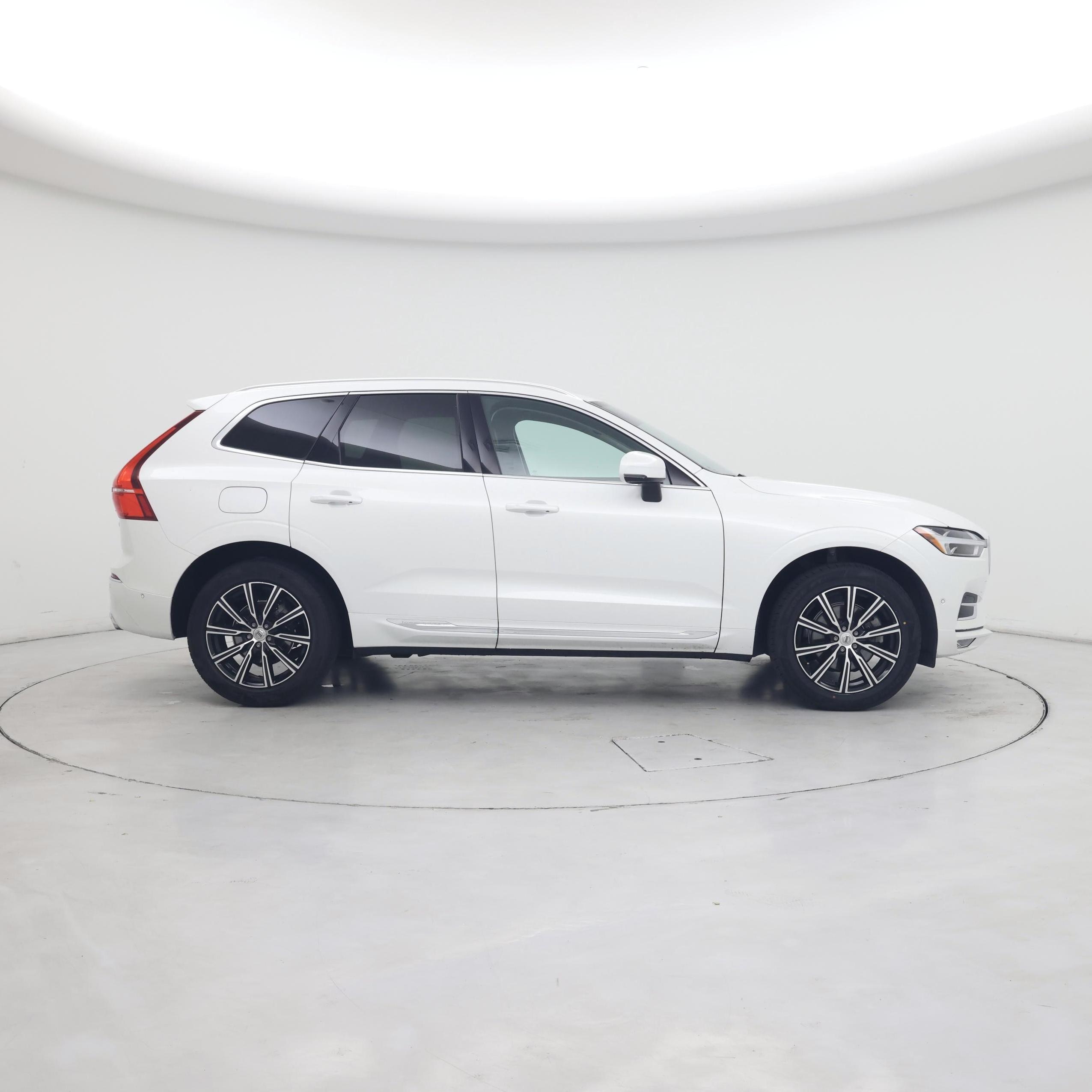 Thumbnail: 2019 Volvo XC60 - 7