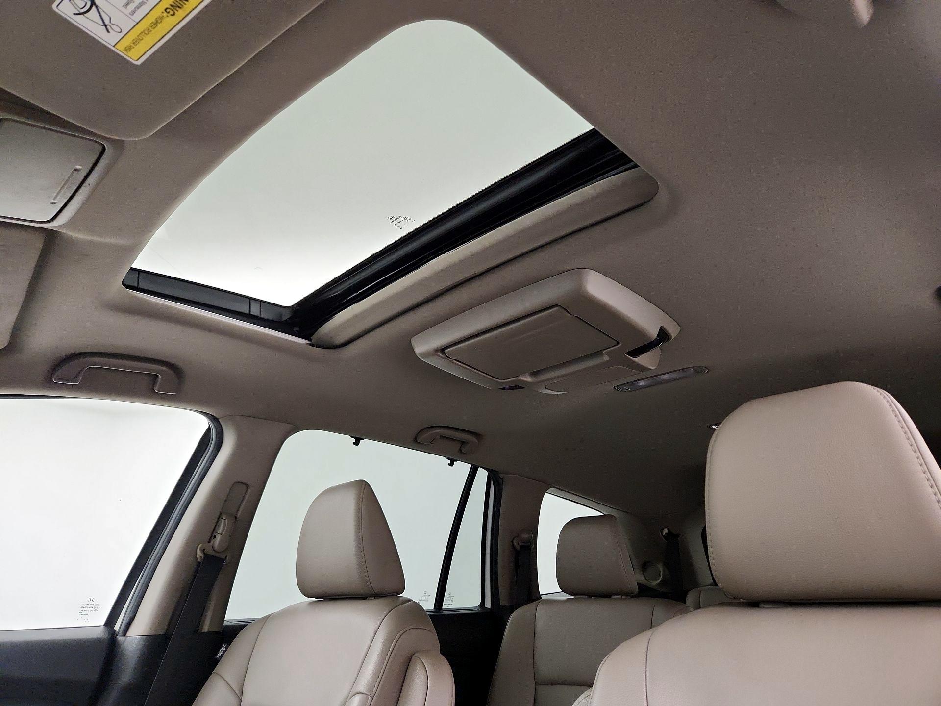 Thumbnail: 2019 Honda Pilot - 18
