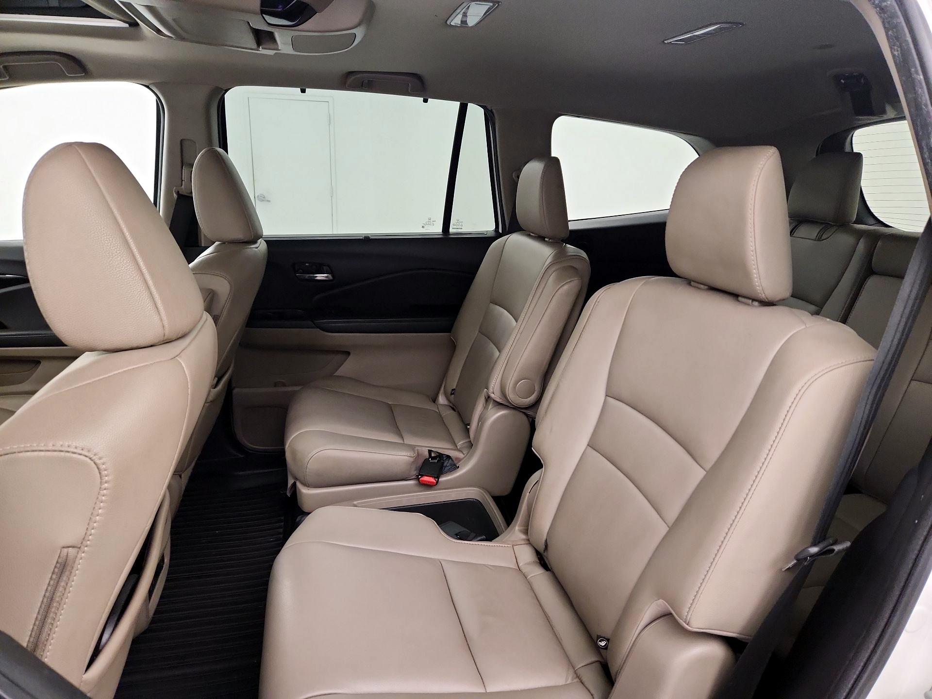 Thumbnail: 2019 Honda Pilot - 19