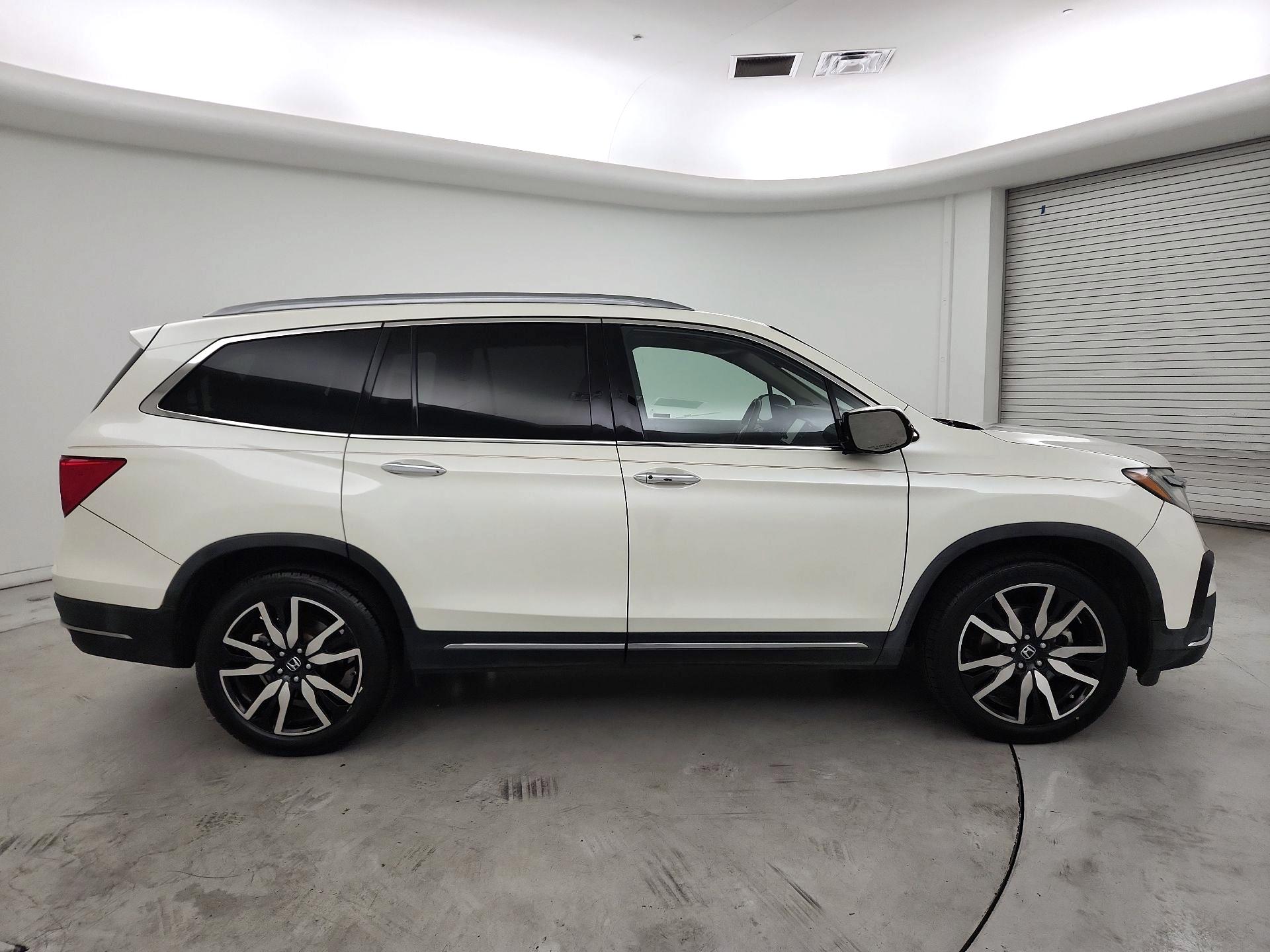 Thumbnail: 2019 Honda Pilot - 4