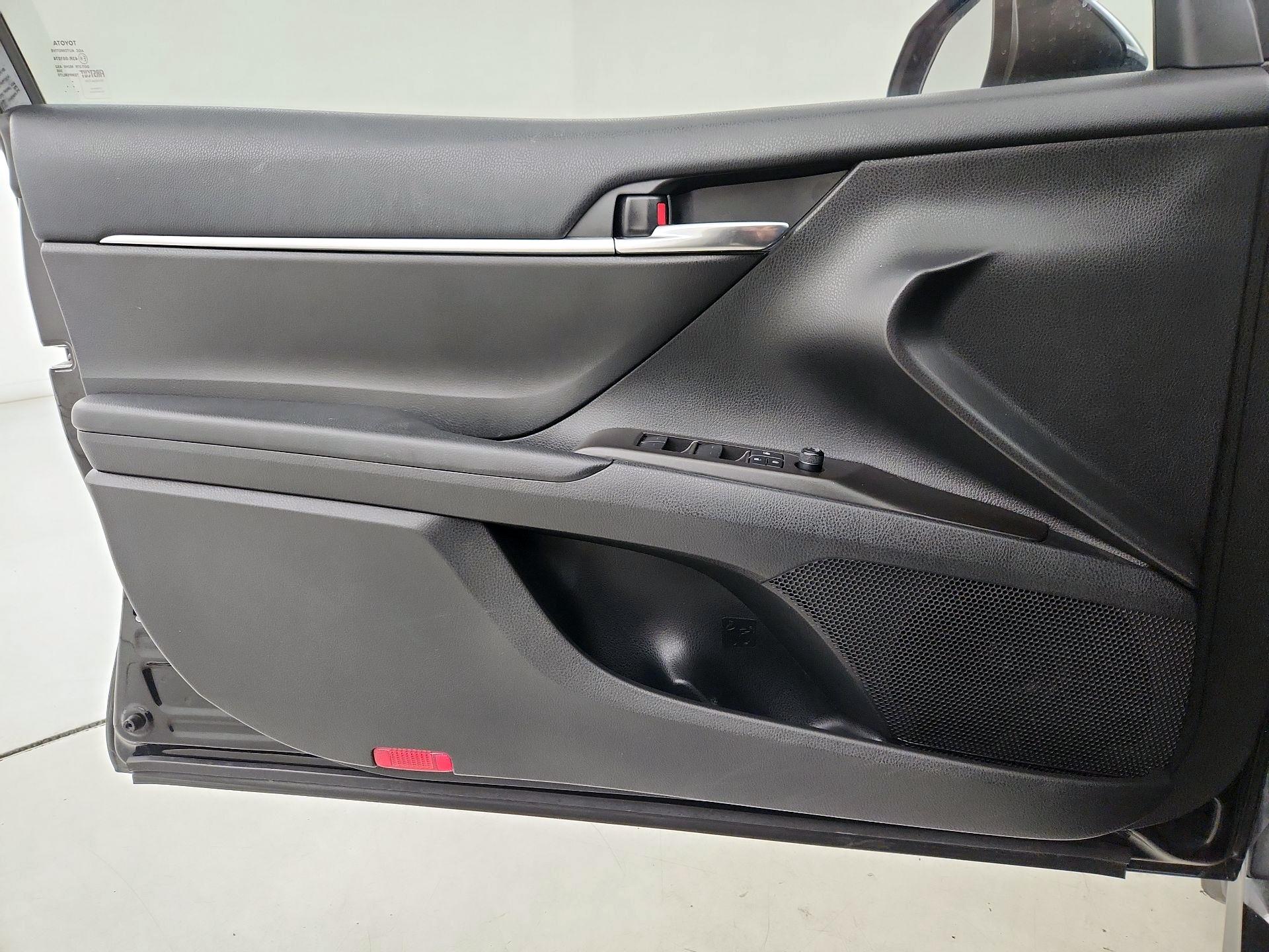 Thumbnail: 2022 Toyota Camry - 12