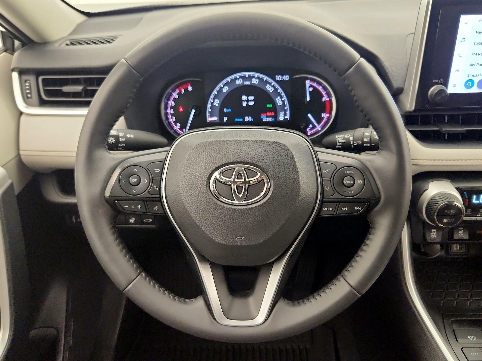 2023 Toyota RAV4 XLE - Photo 11