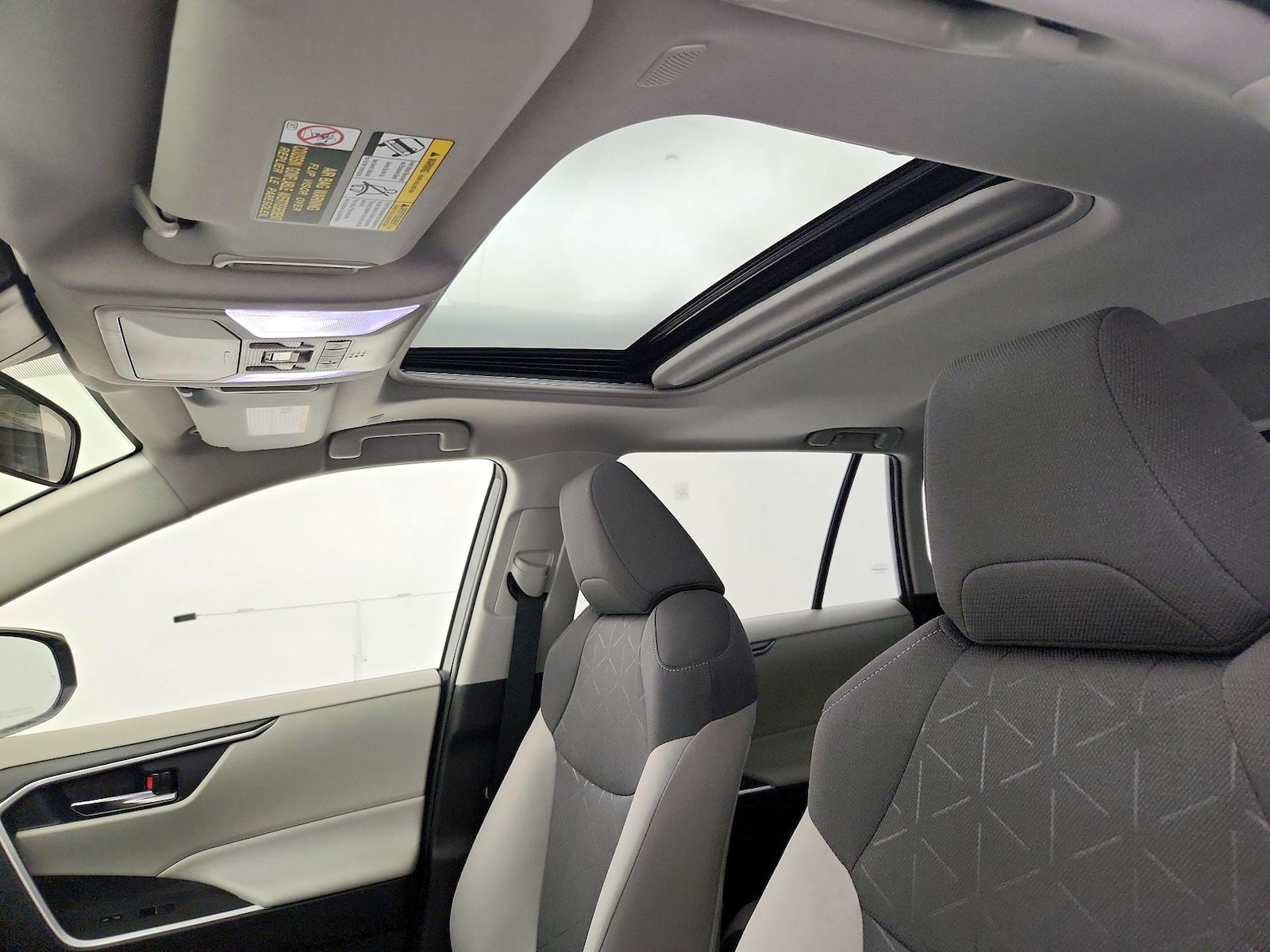 2023 Toyota RAV4 XLE - Photo 20