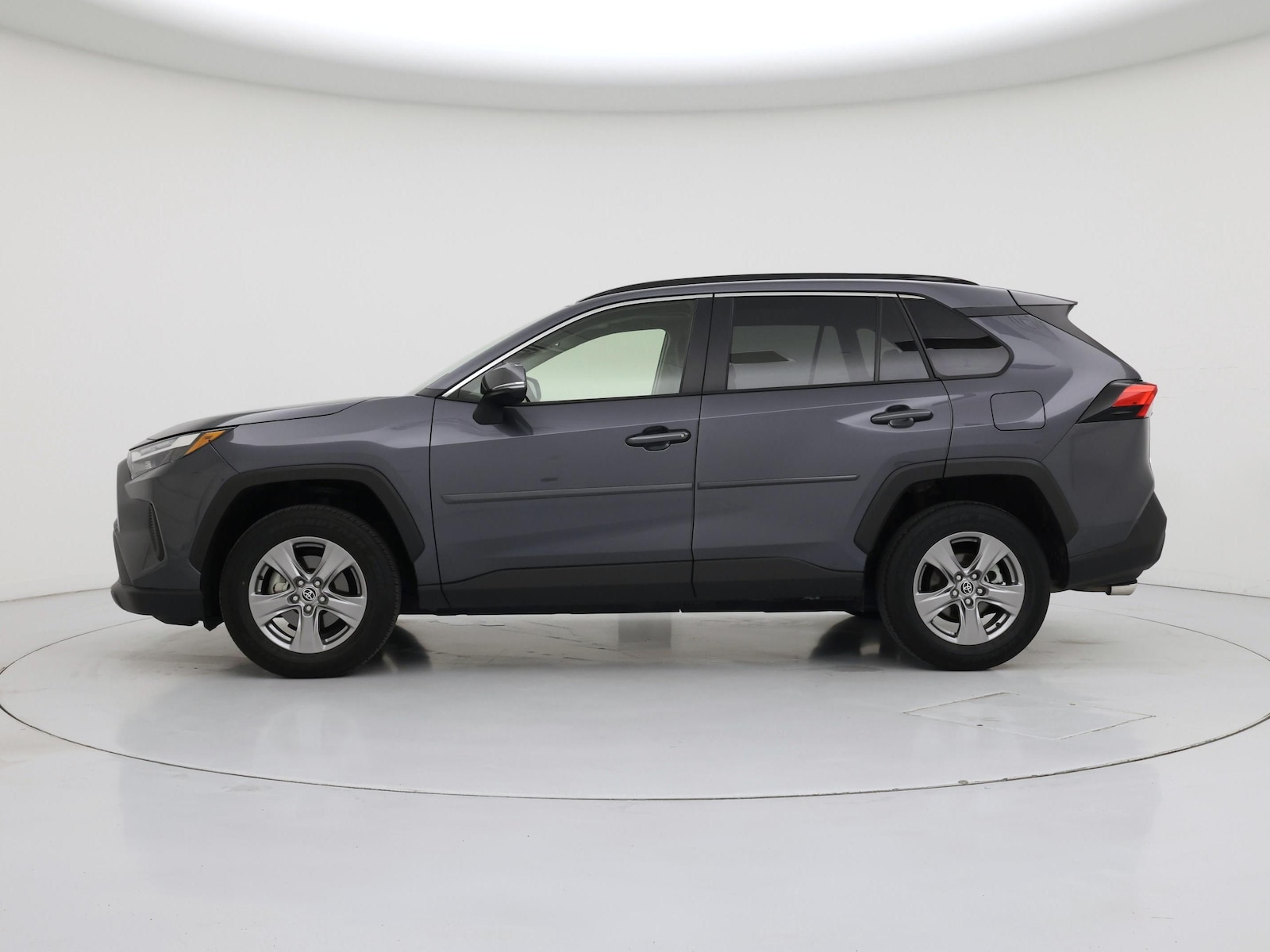 2023 Toyota RAV4 XLE - Photo 4