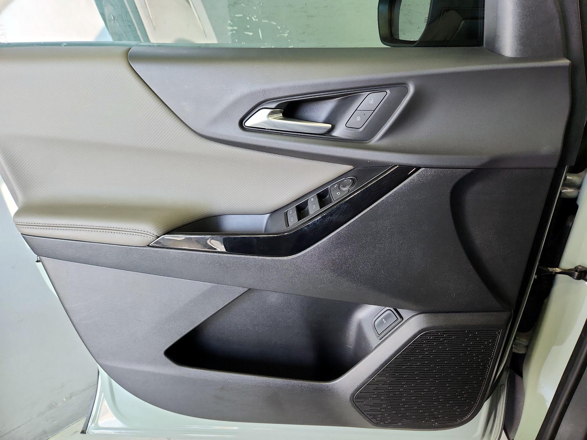 Thumbnail: 2025 Chevrolet Equinox - 12