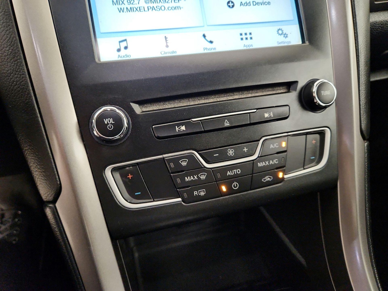 2017 Ford Fusion SE - Photo 17